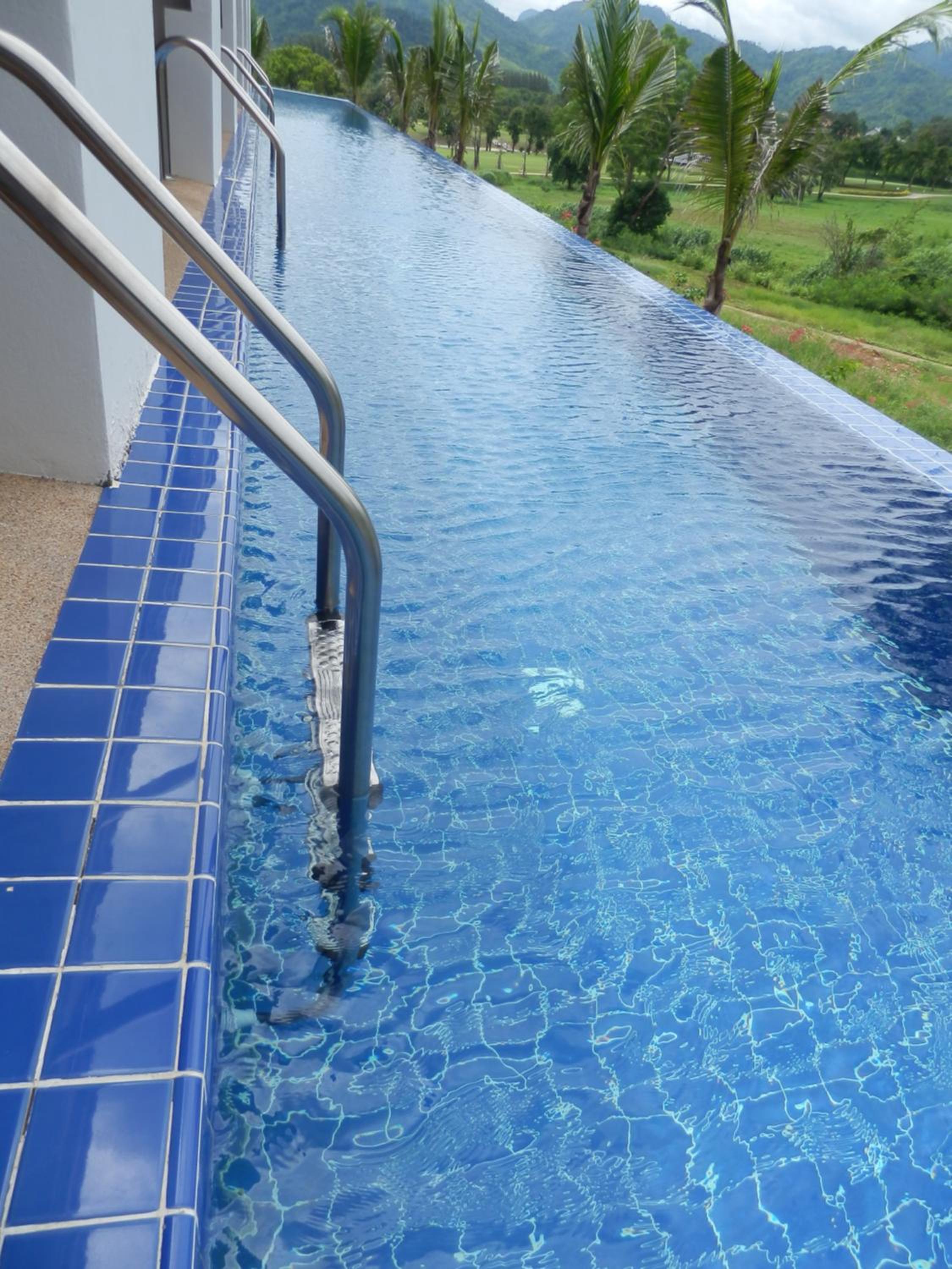 Sir James Resort