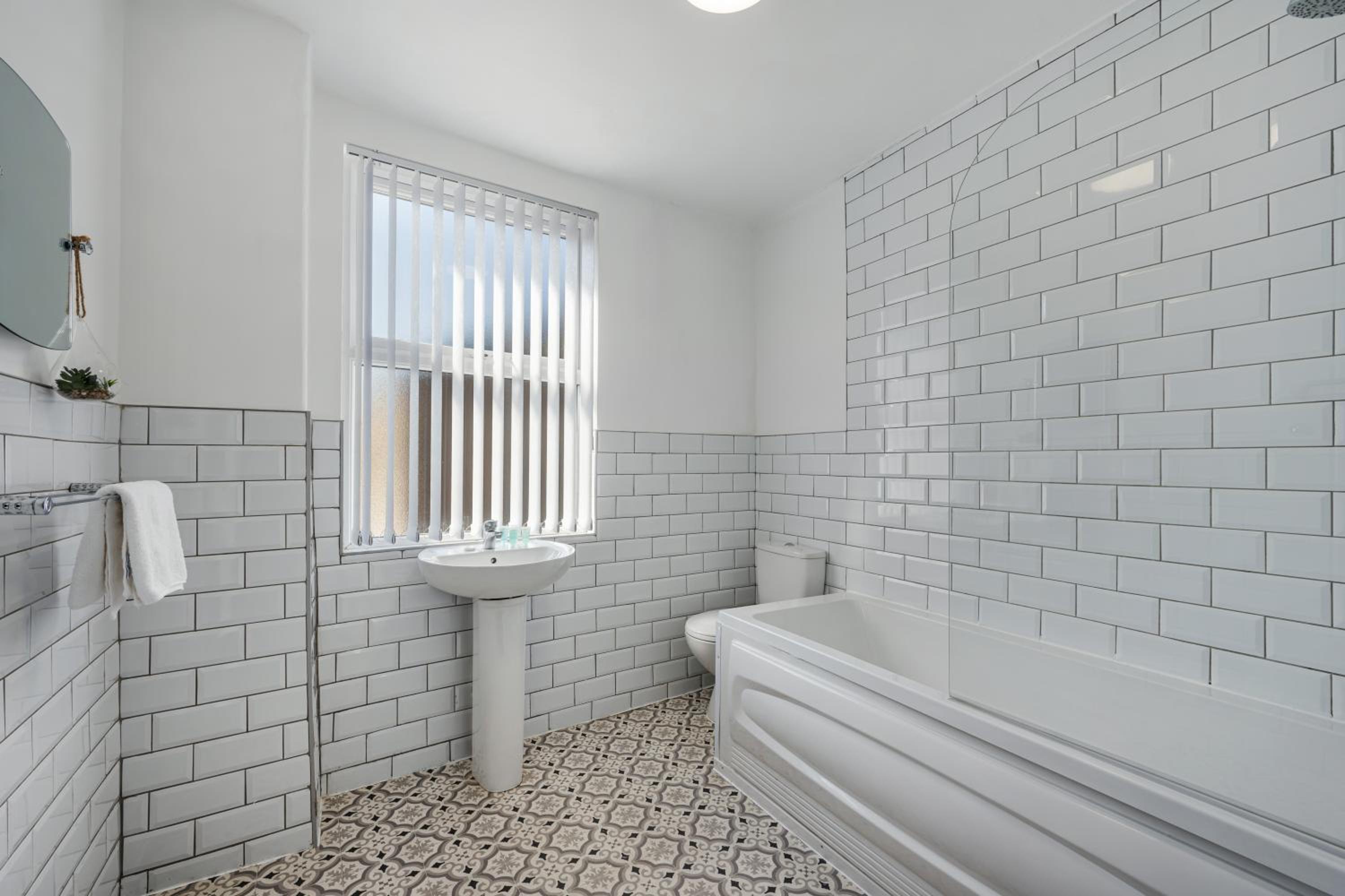 Cameron House - Air Host & Stay - Contractor Friendly