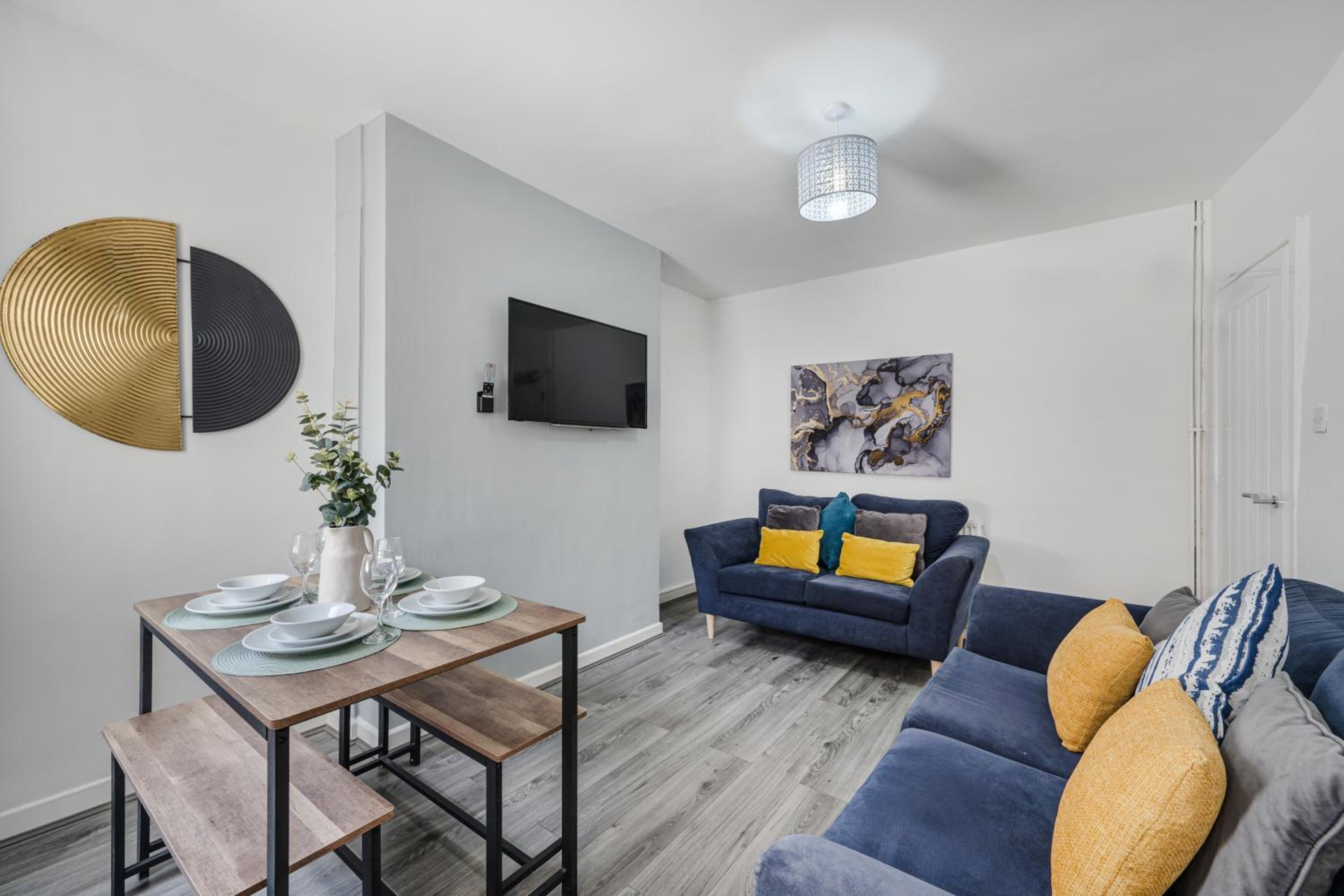 Cameron House - Air Host & Stay - Contractor Friendly
