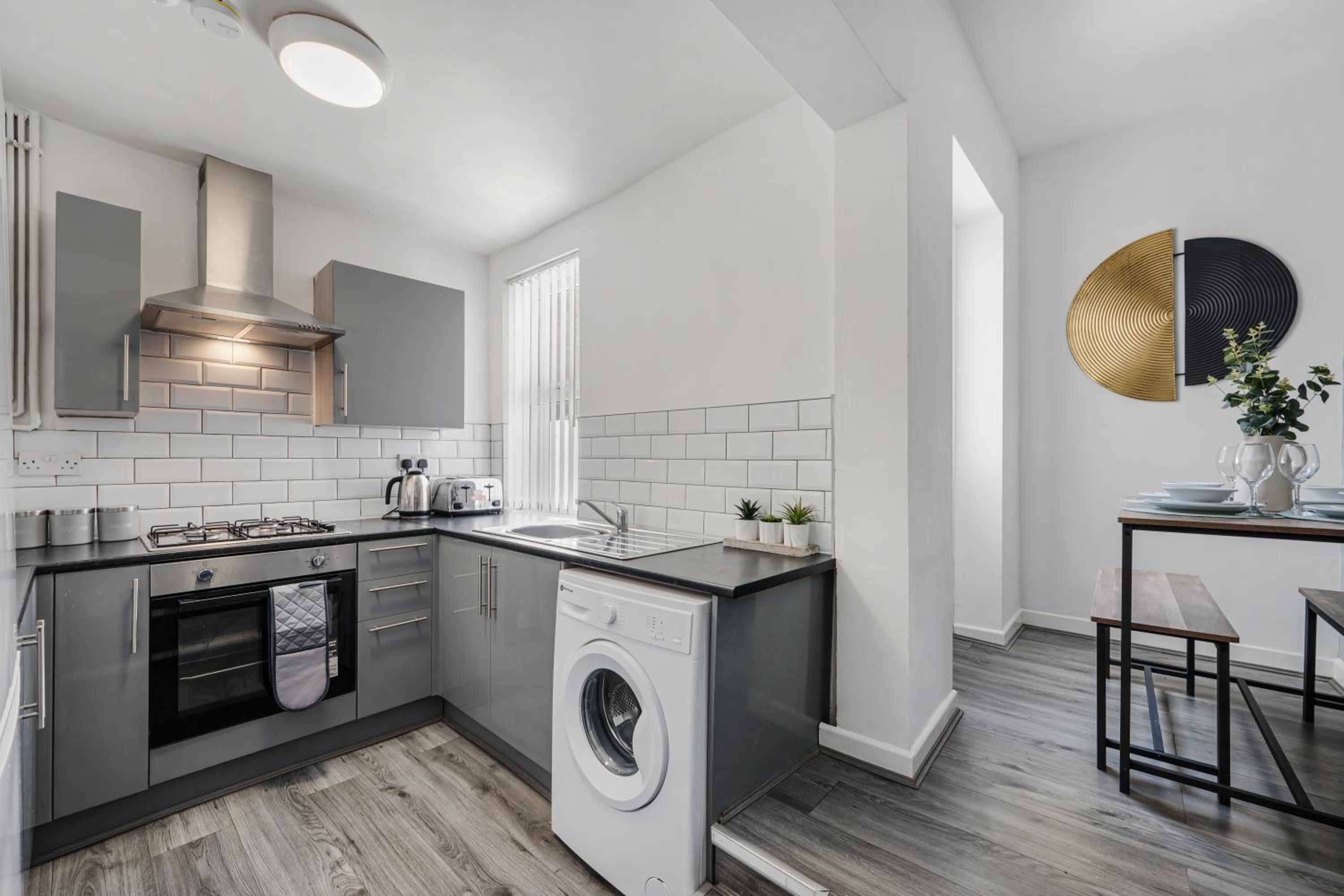 Cameron House - Air Host & Stay - Contractor Friendly