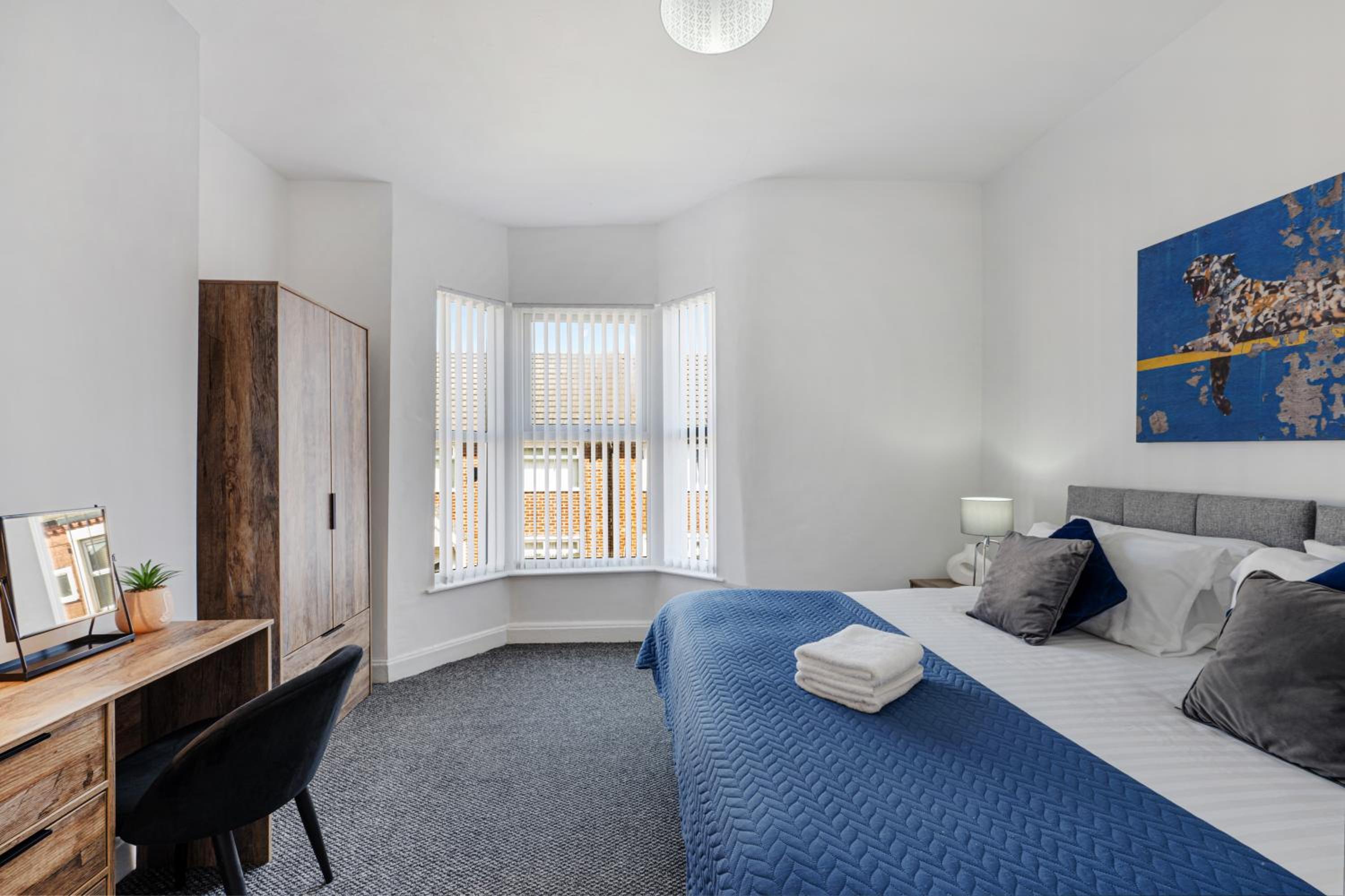 Cameron House - Air Host & Stay - Contractor Friendly