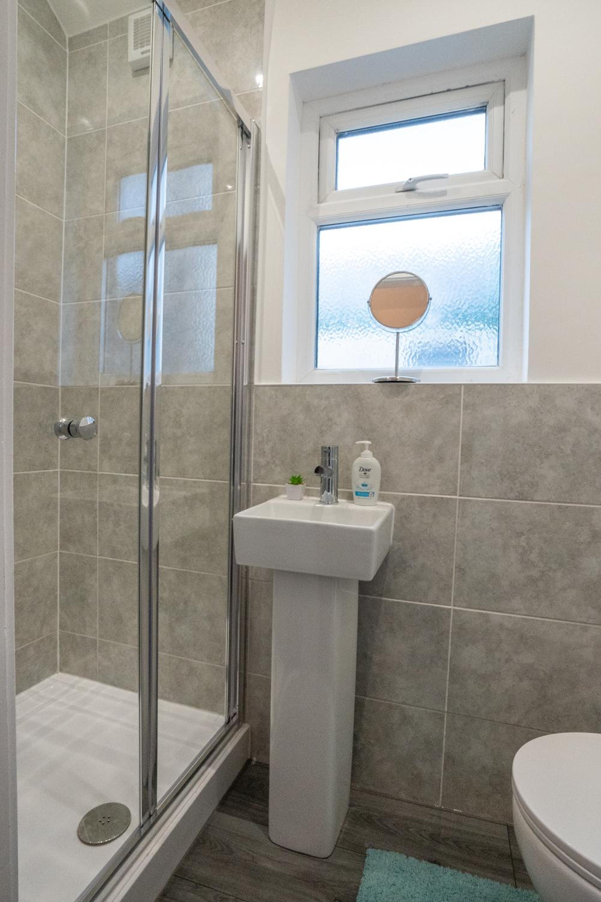 4 Bedrooms-4 Bathrooms House