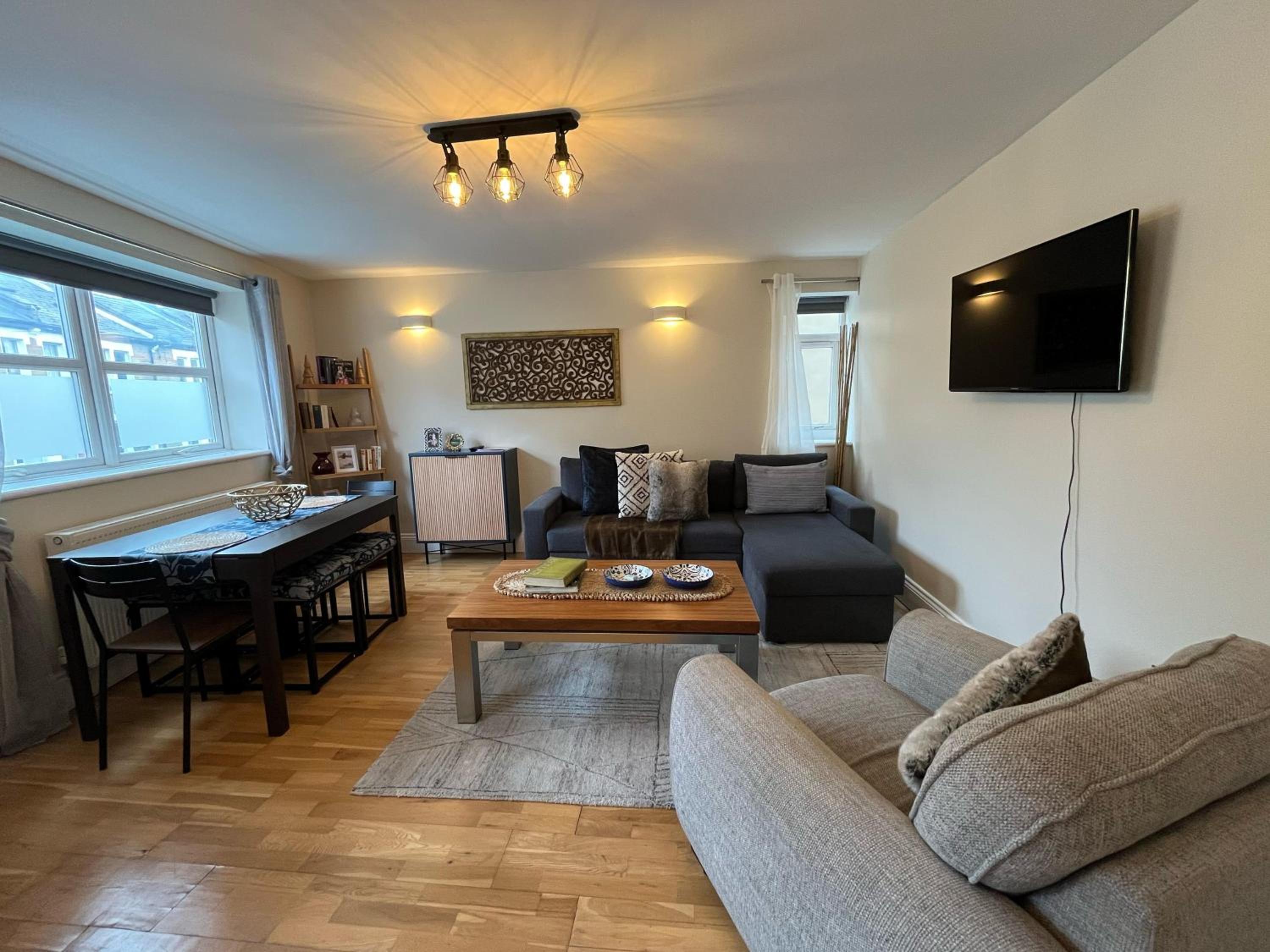 Spacious 2 Bedroom Apartment