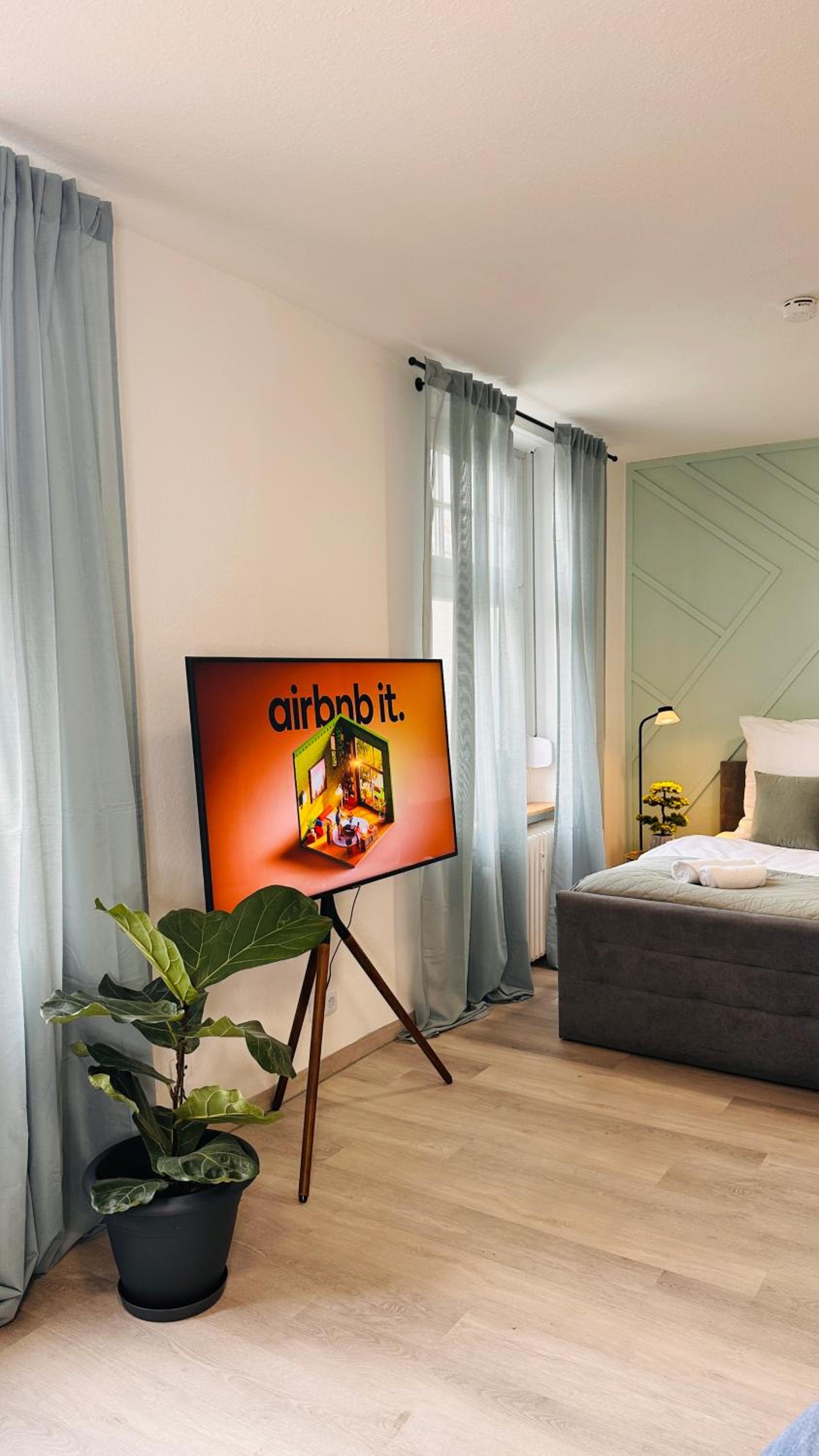 AMAO Mantis - Design Apartment - City Center - King-Size Bed - Parking - Storchenturm - bis 10 Pers 2Whg