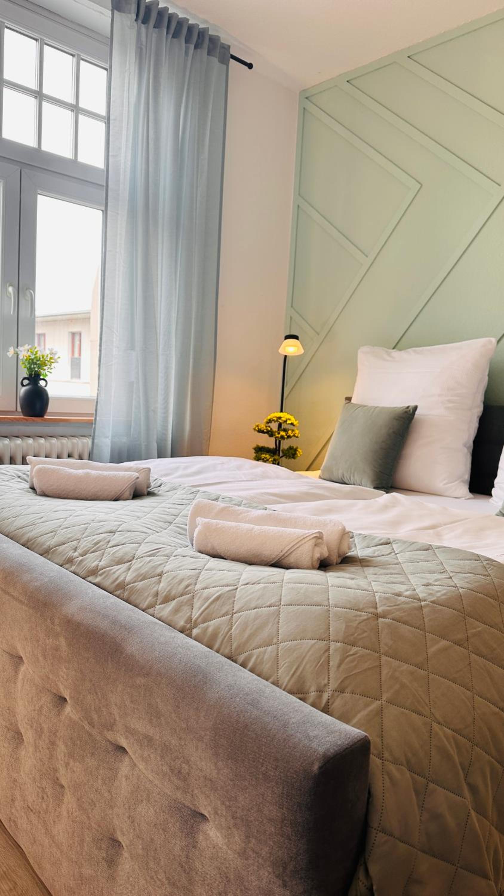 AMAO Mantis - Design Apartment - City Center - King-Size Bed - Parking - Storchenturm - bis 10 Pers 2Whg