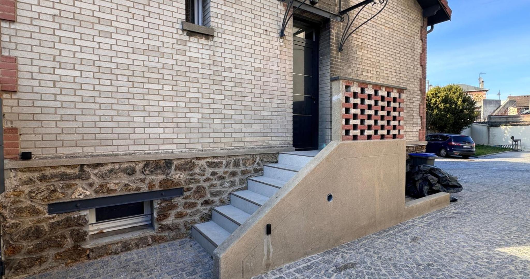 Maison Fair play, jardin, parking, billard