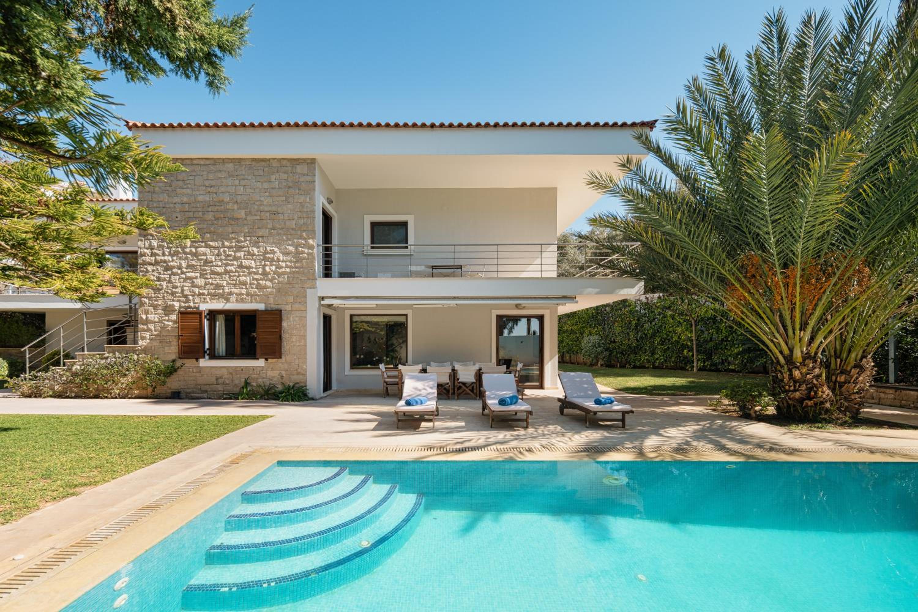 Villa Saronida