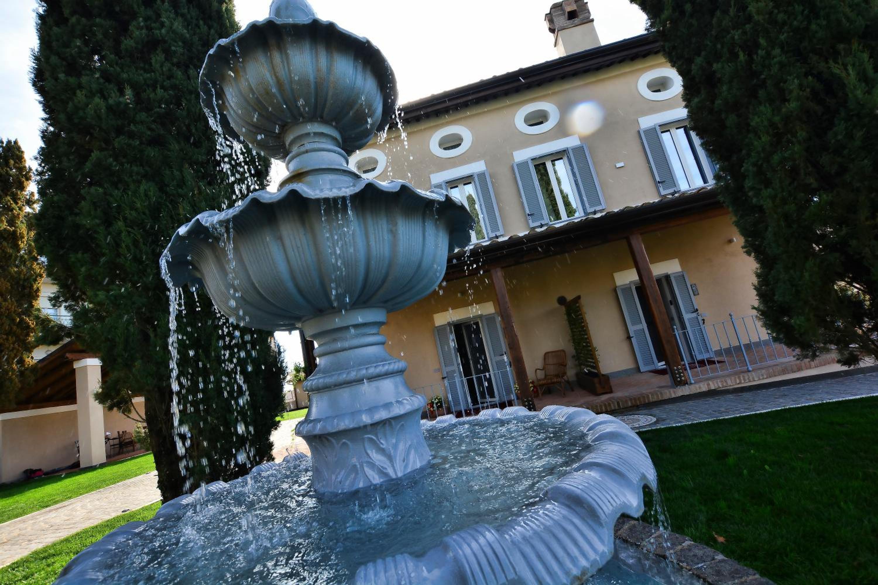 Corte Sospesa Guest House & Spa