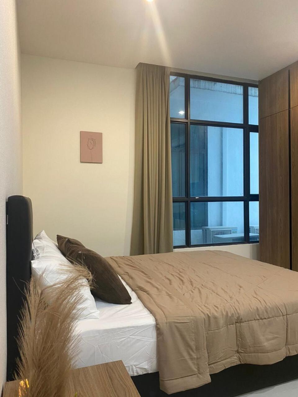 Kuching Near SGH Calming Kozi Square Apartment