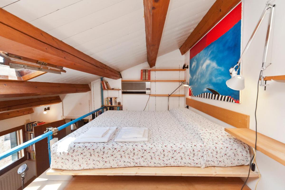 Venice Samoro Jacuzzi
