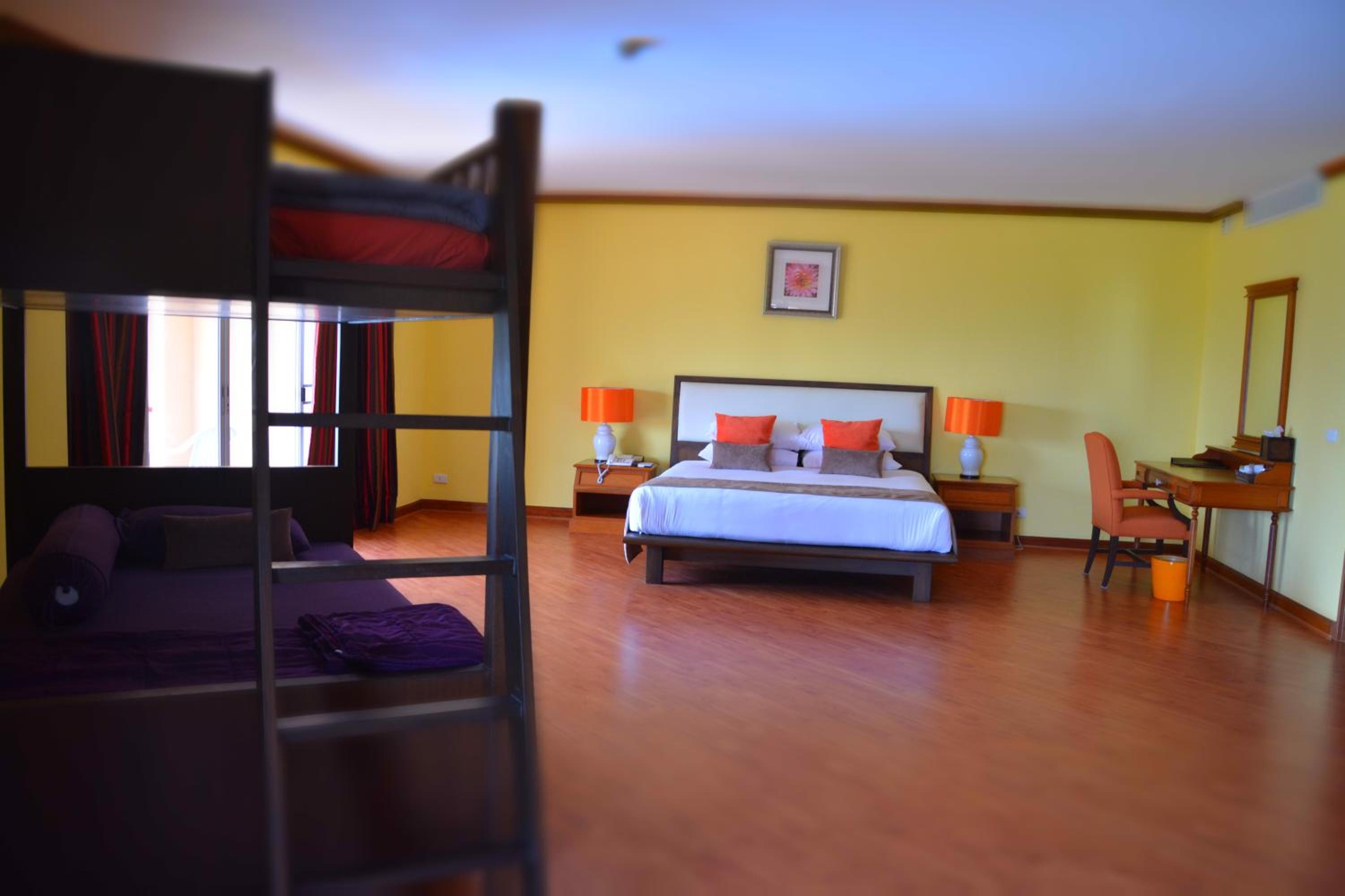 Sir James Resort