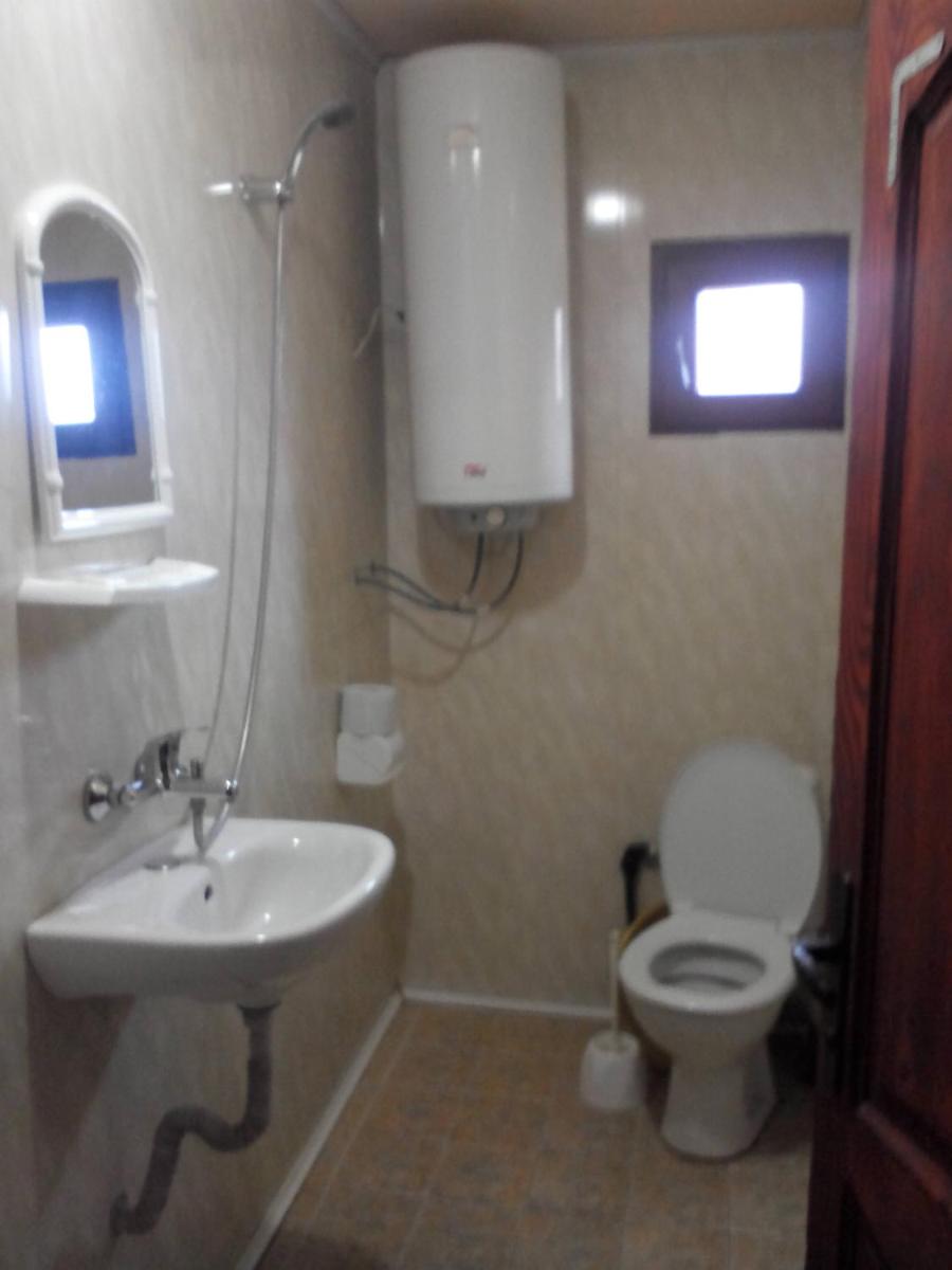 Vyara Guest House