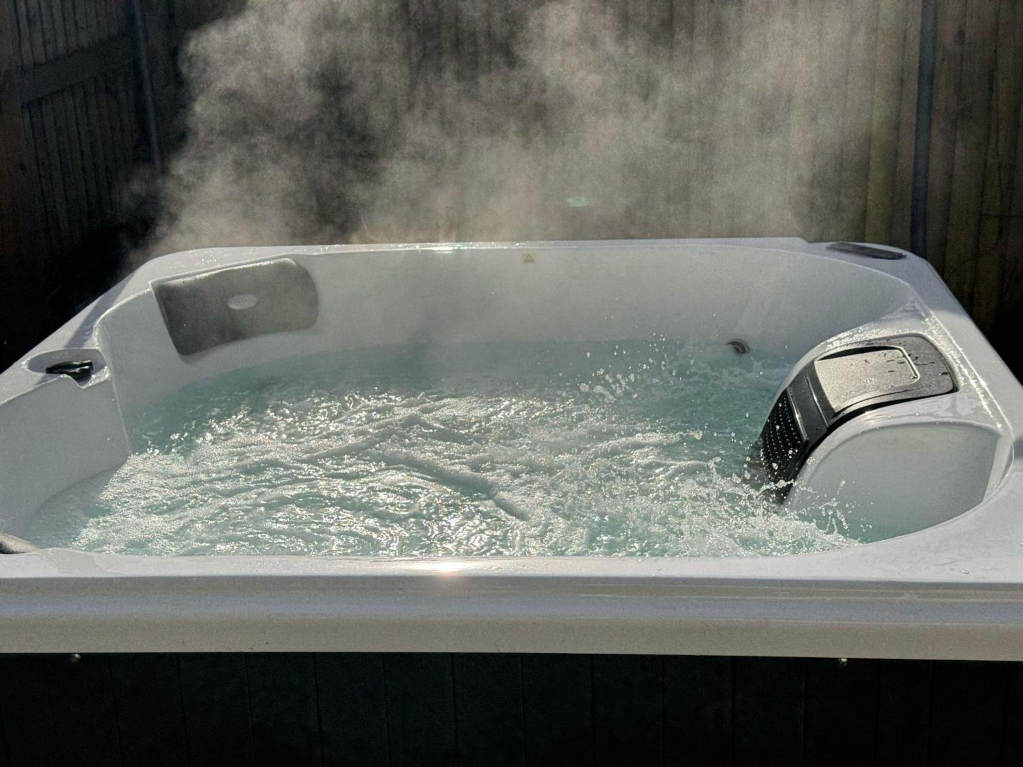 3 Bed house near Tenby with Hot Tub