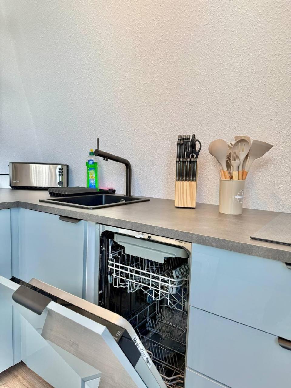 Helles Ferienhaus super zentral mit gratis Stellplätzen N162