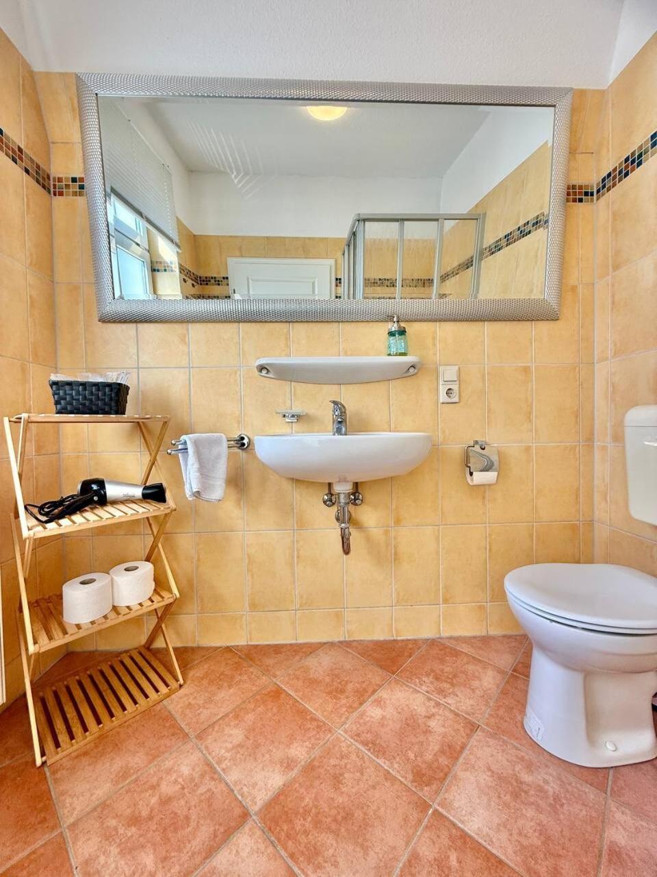 Helles Ferienhaus super zentral mit gratis Stellplätzen N162