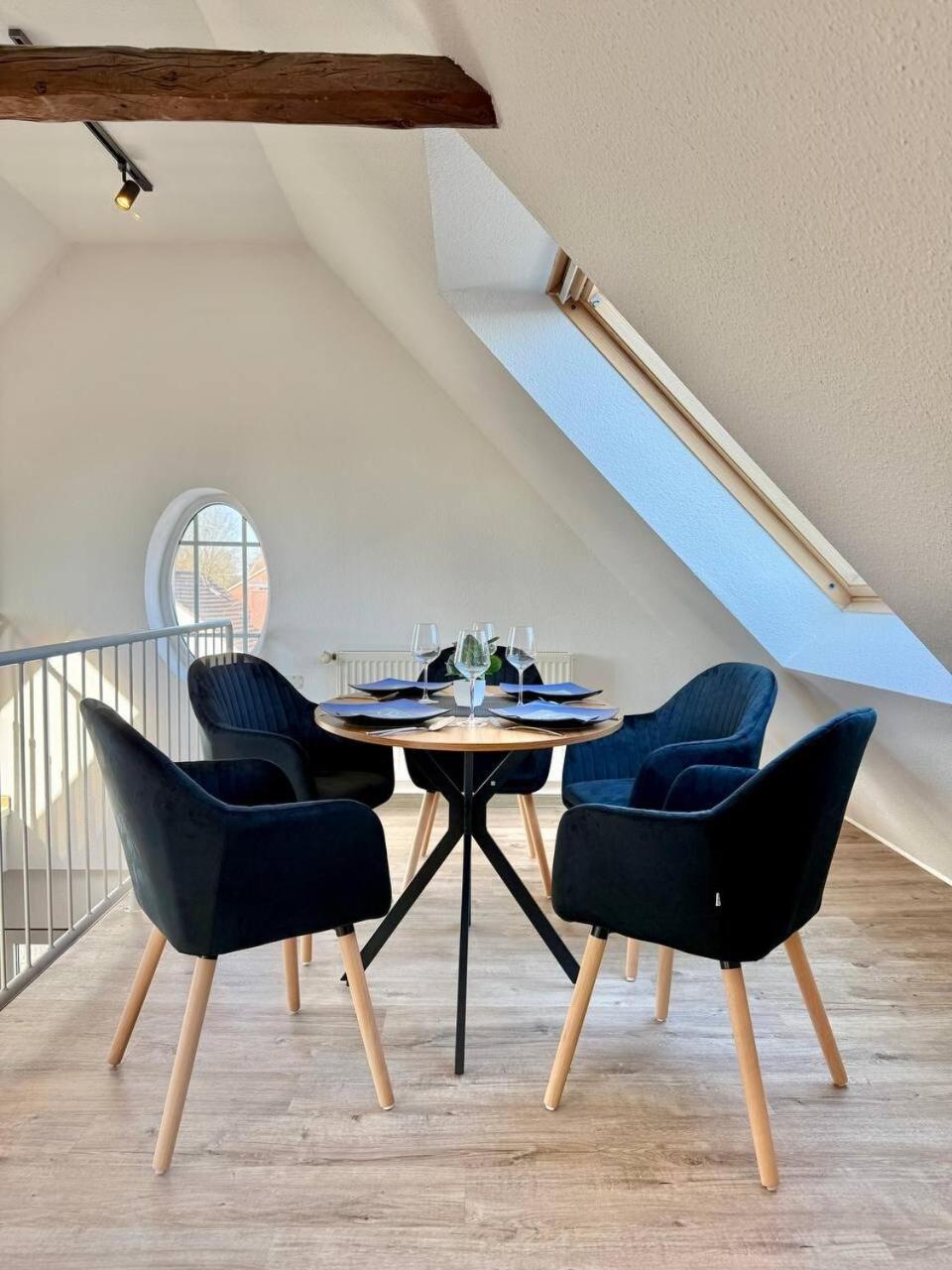 Helles Ferienhaus super zentral mit gratis Stellplätzen N162