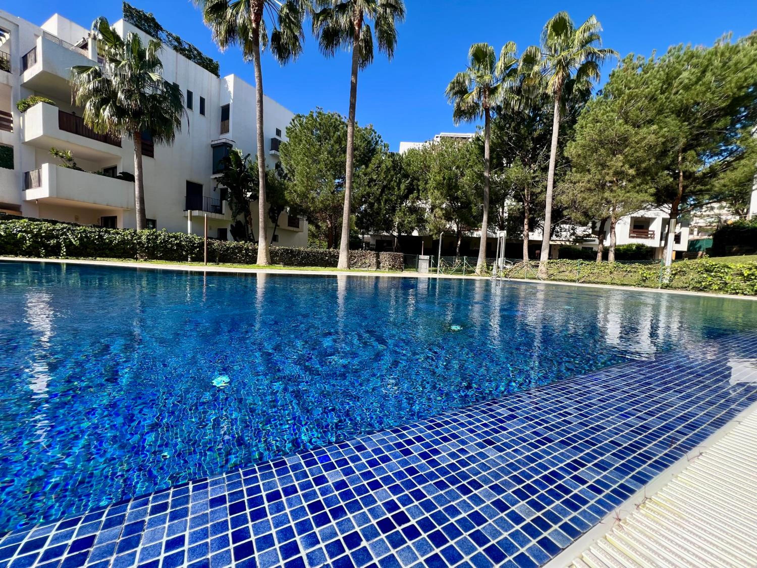 AlaMar Collection - Premium Penthouse, Sea Views, Sunny Terrace & Pool