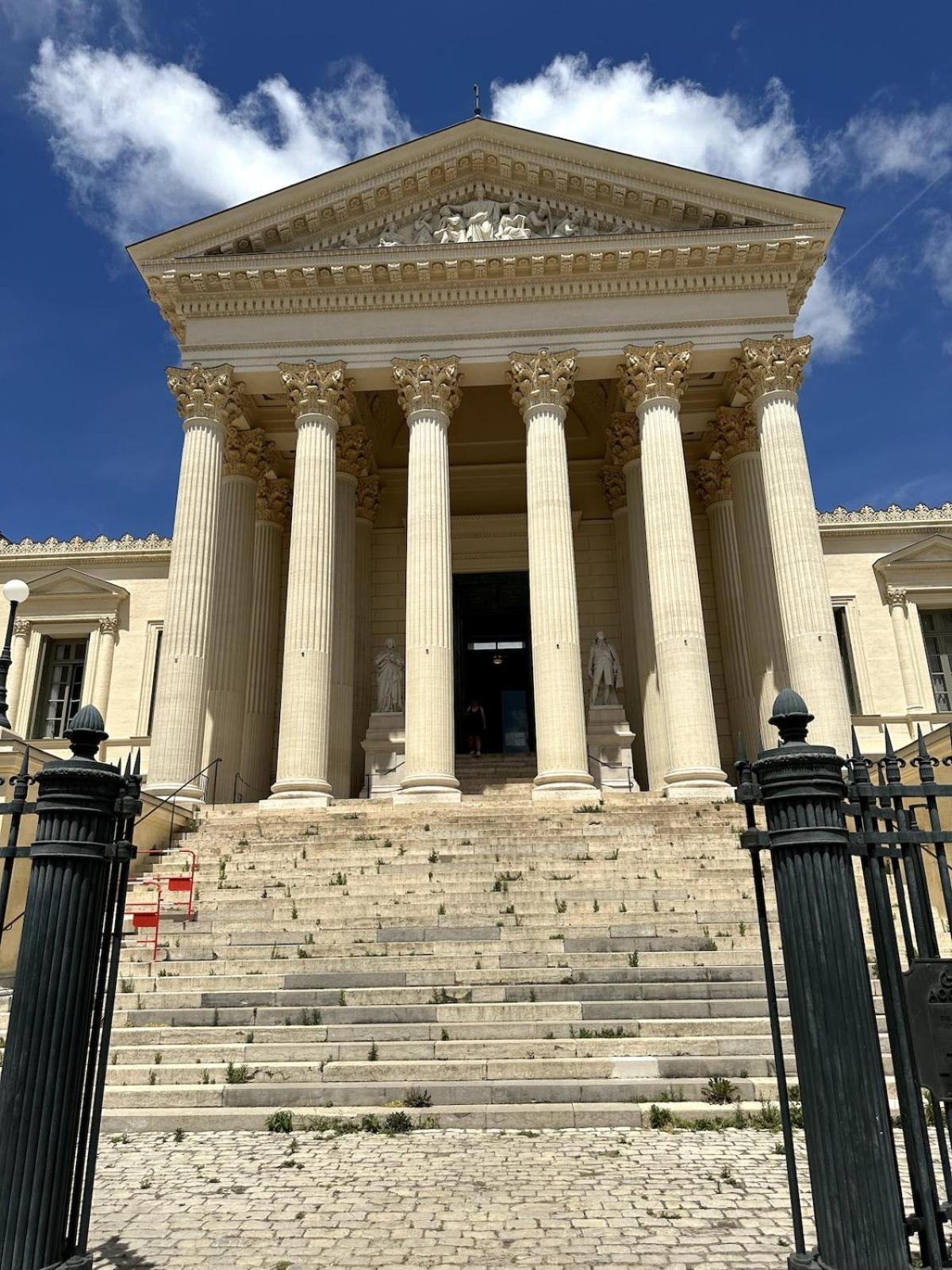 Appartement design, wifi, centre historique, balcon