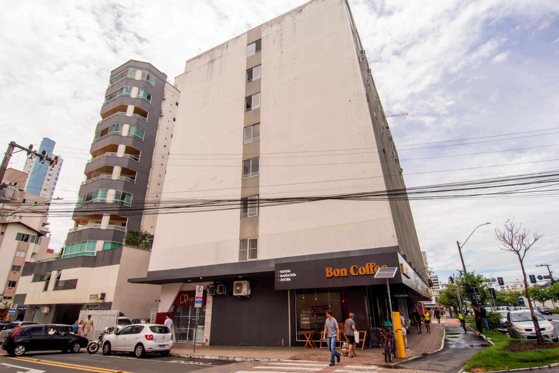 Studio na Av. do Estado a 650m do Mar TR5898