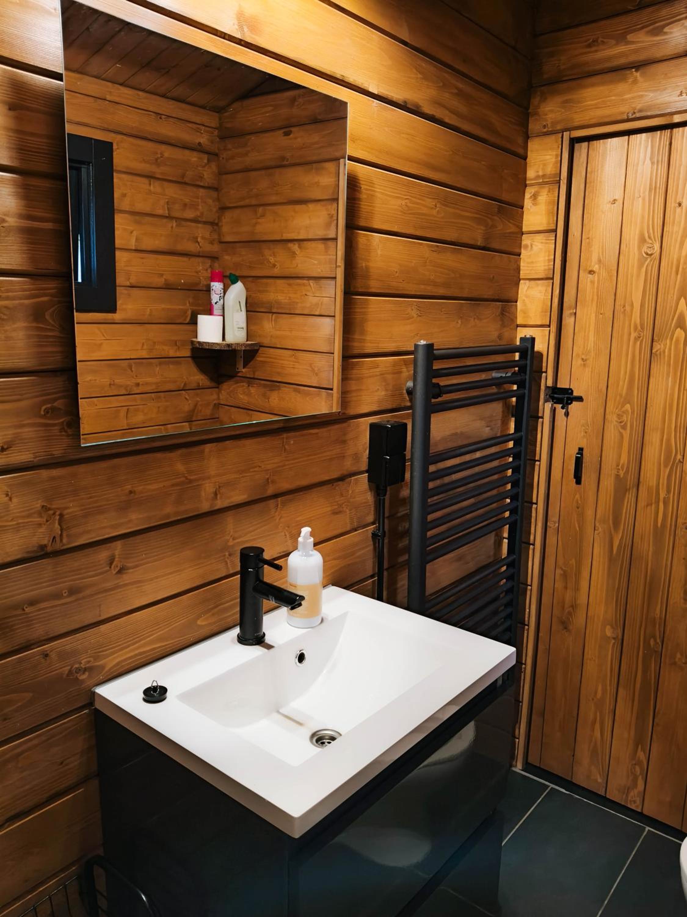 Charmant, gezellig en knus 5p chalet op Veluwe naast Sauna Drome