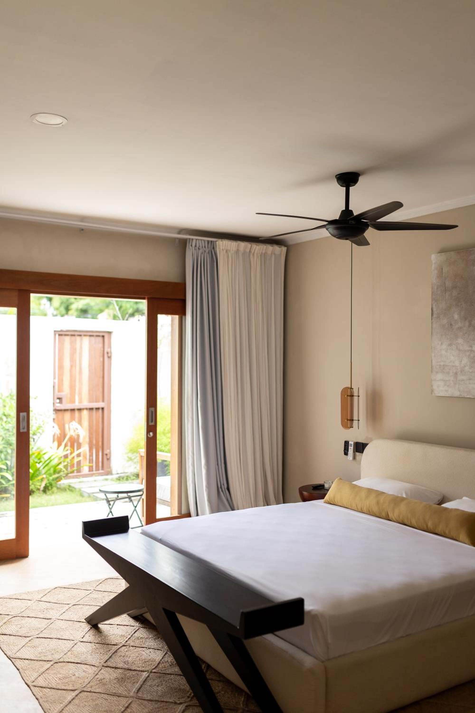 Villa Ilo Umalas Spacious 3-Bedroom Oasis with Huge Pool & Garden