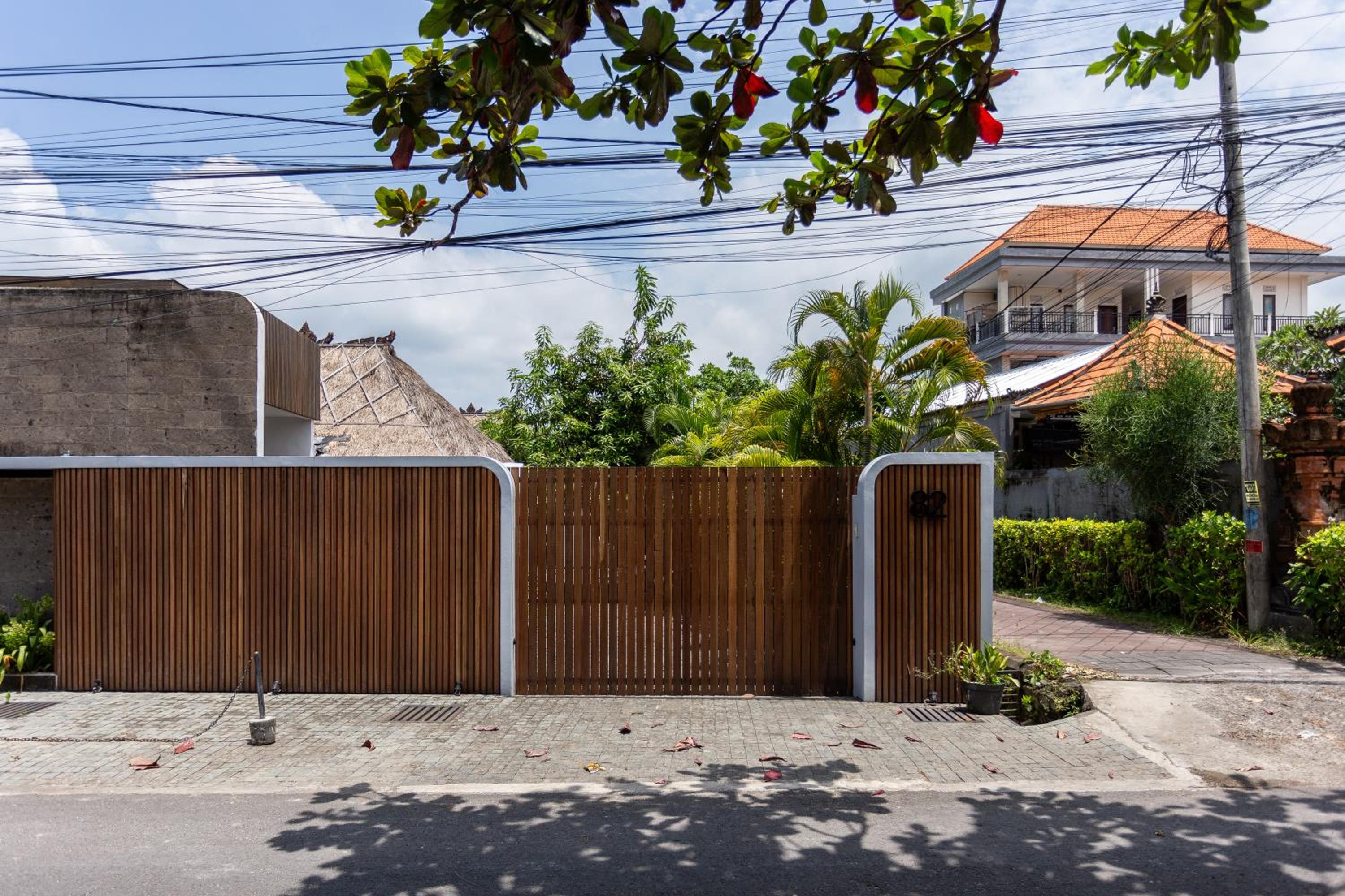 Villa Ilo Umalas Spacious 3-Bedroom Oasis with Huge Pool & Garden