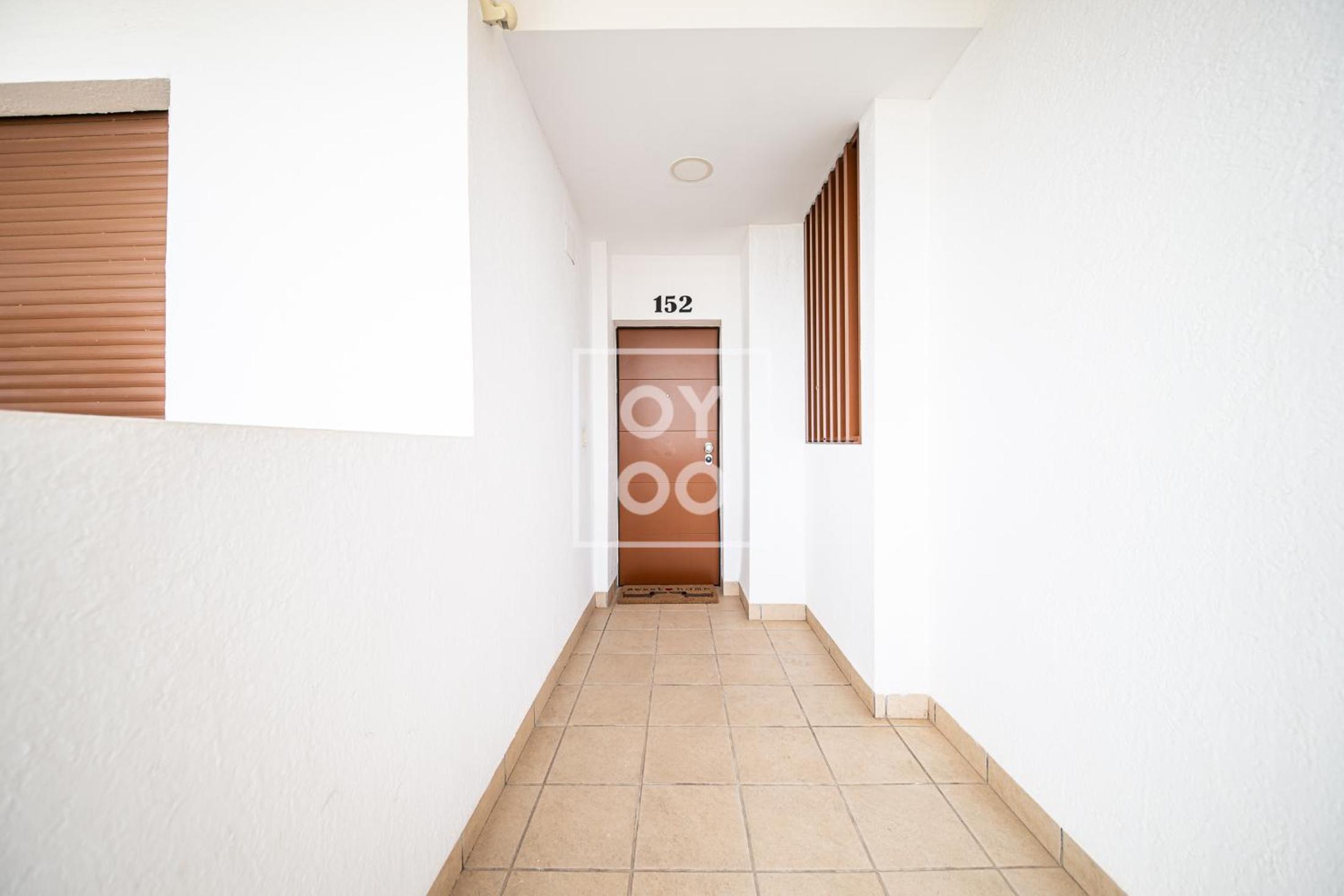 La Brisa del Mar apt with sea view, terrace, pool - by OYOOSTAYS