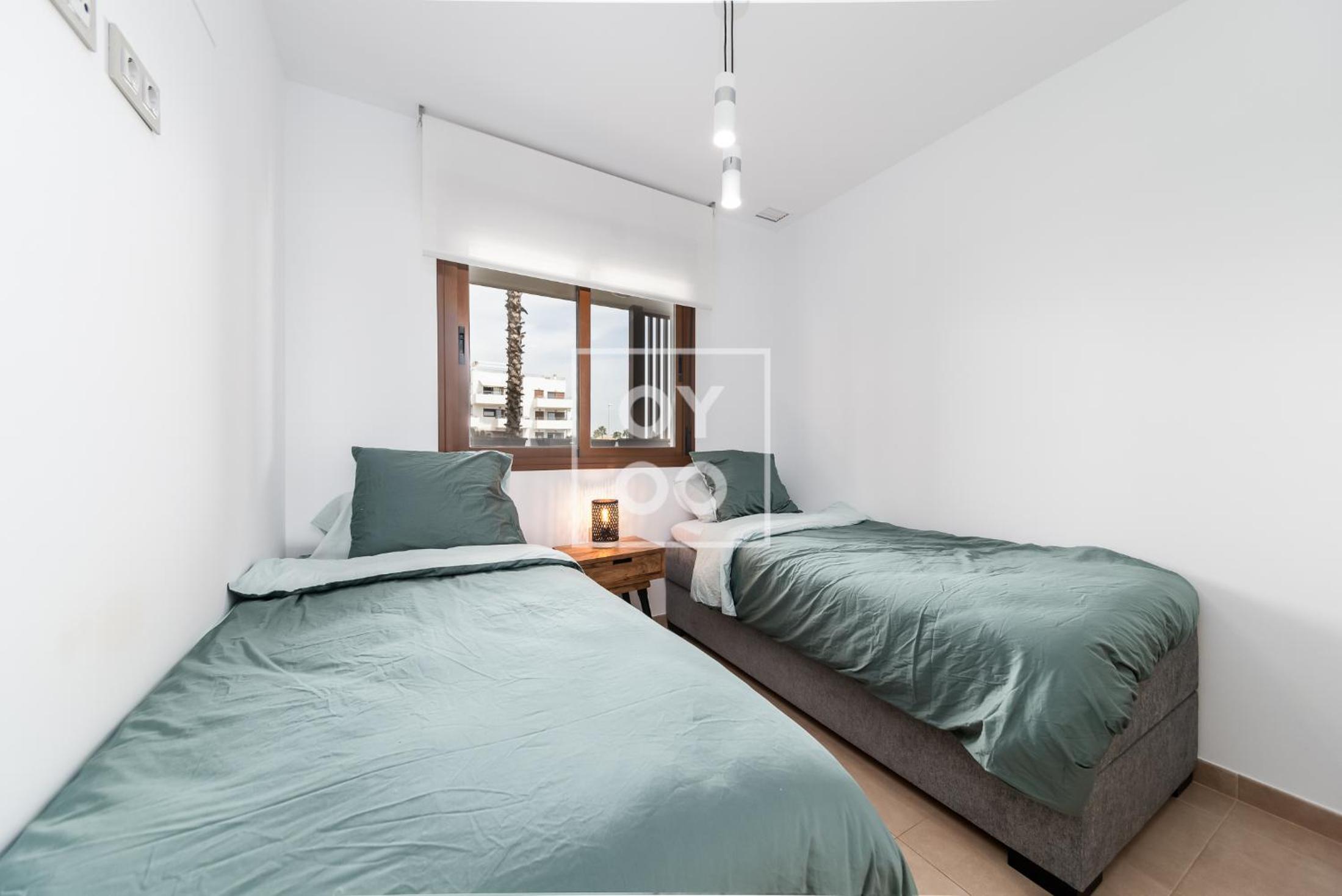 La Brisa del Mar apt with sea view, terrace, pool - by OYOOSTAYS