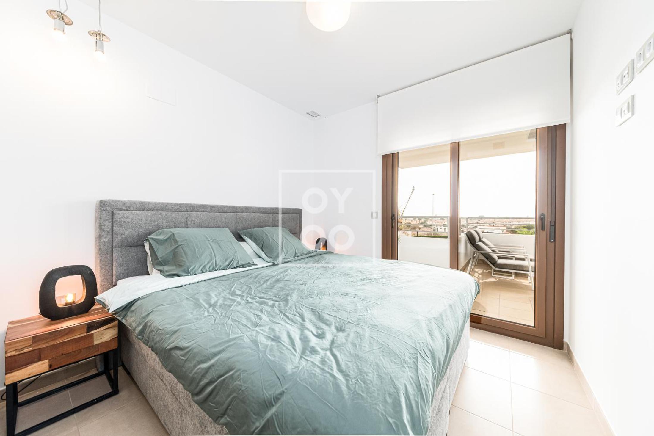 La Brisa del Mar apt with sea view, terrace, pool - by OYOOSTAYS