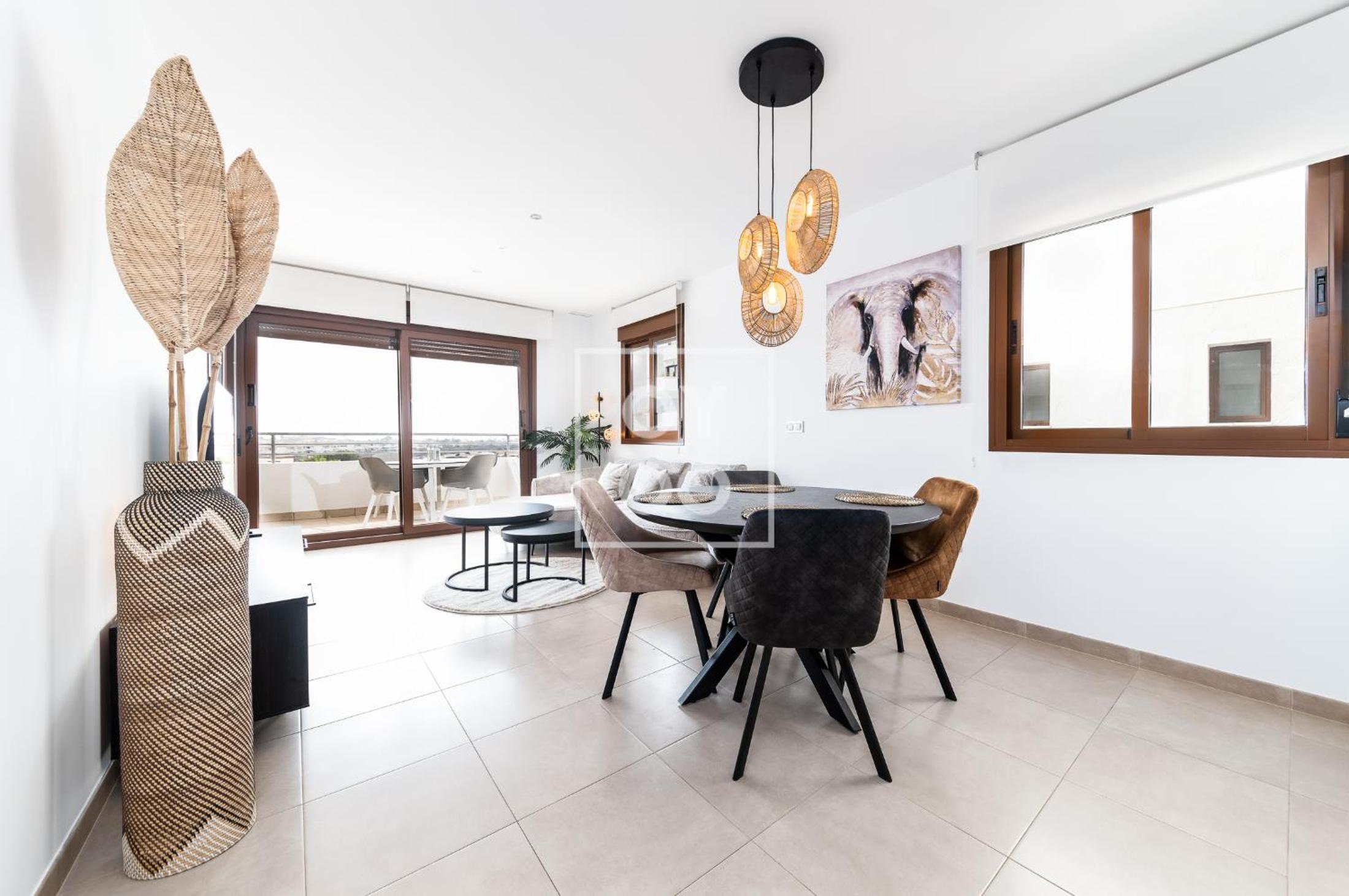 La Brisa del Mar apt with sea view, terrace, pool - by OYOOSTAYS