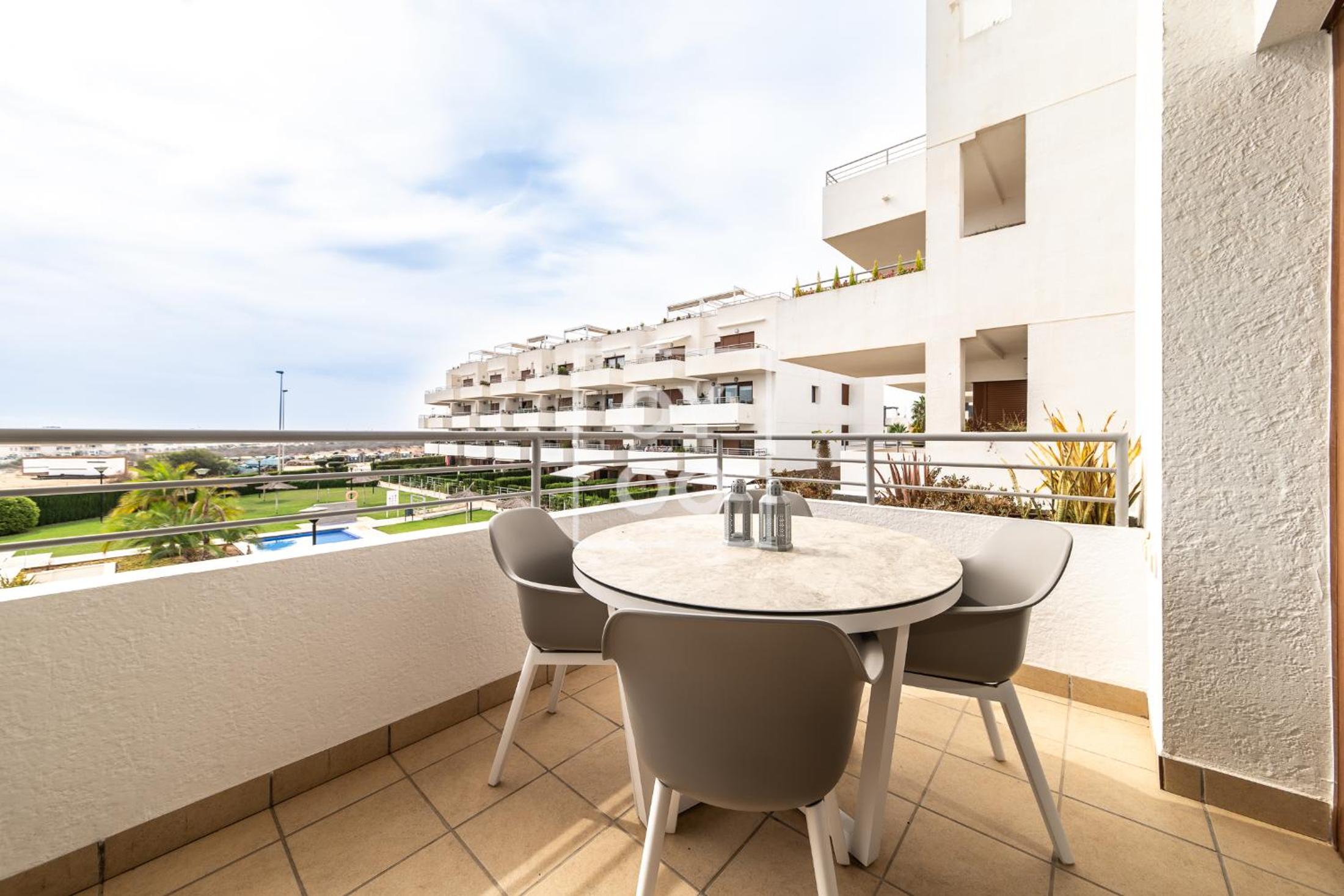 La Brisa del Mar apt with sea view, terrace, pool - by OYOOSTAYS