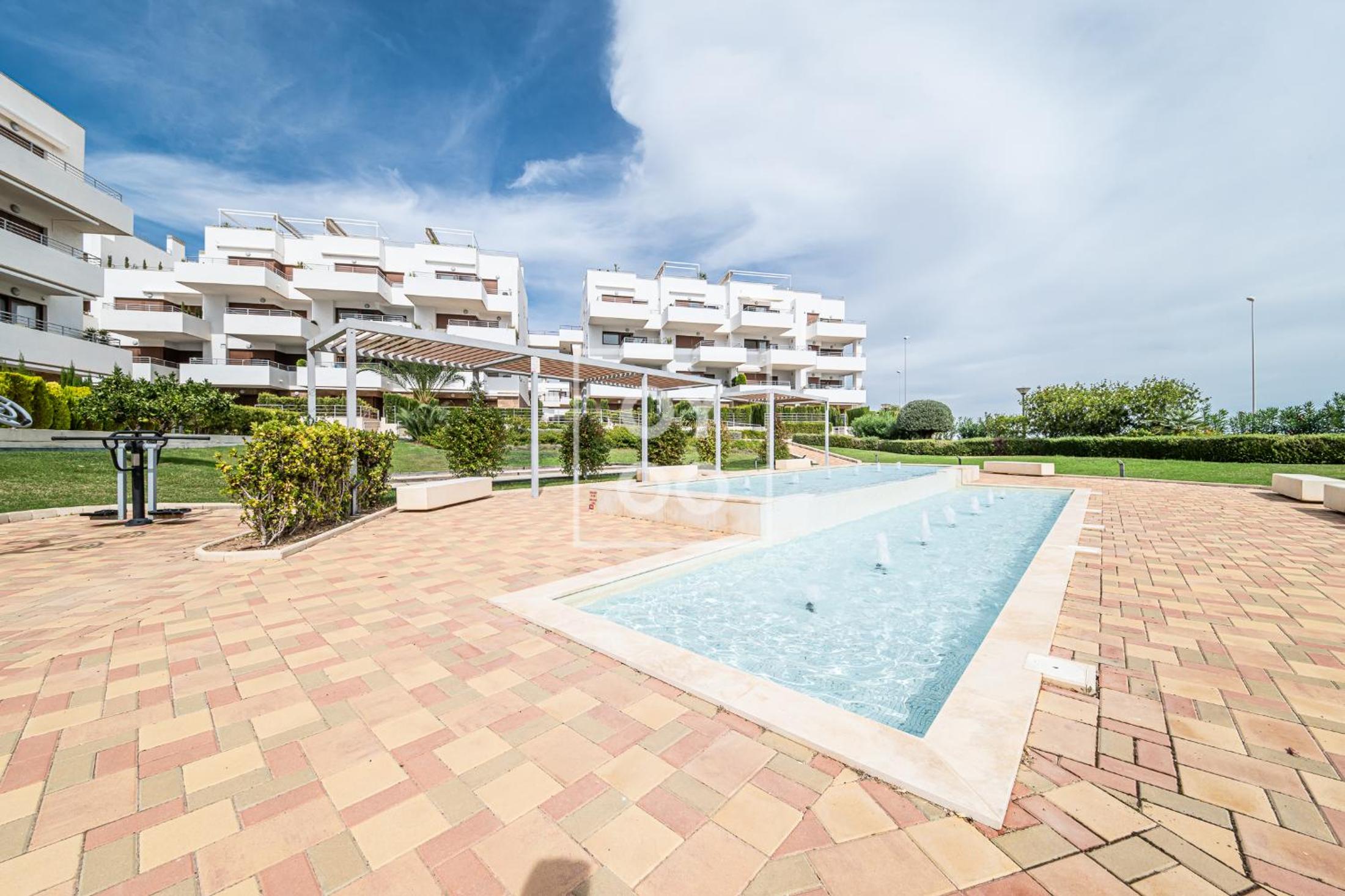 La Brisa del Mar apt with sea view, terrace, pool - by OYOOSTAYS