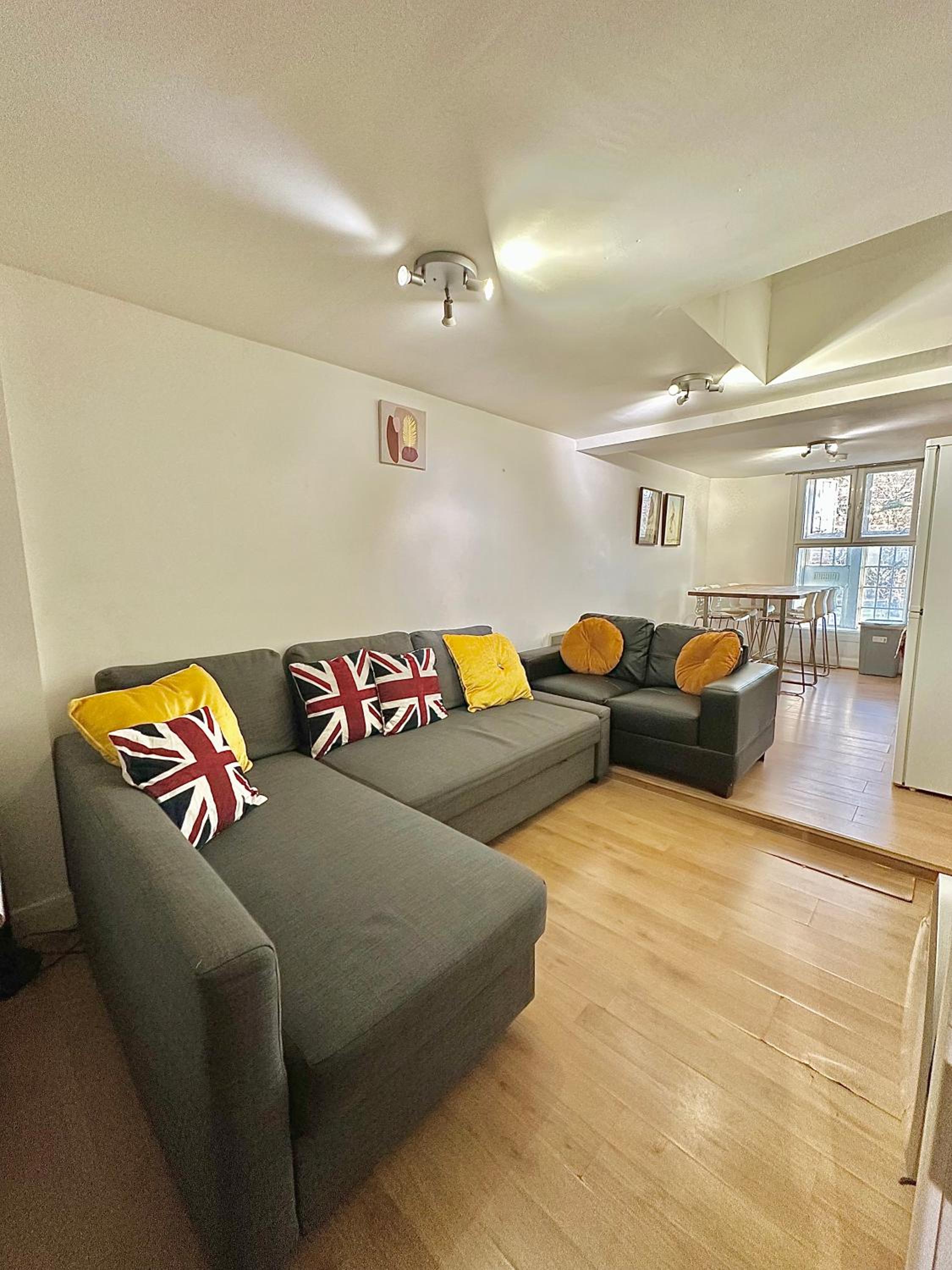 Large flat in west London