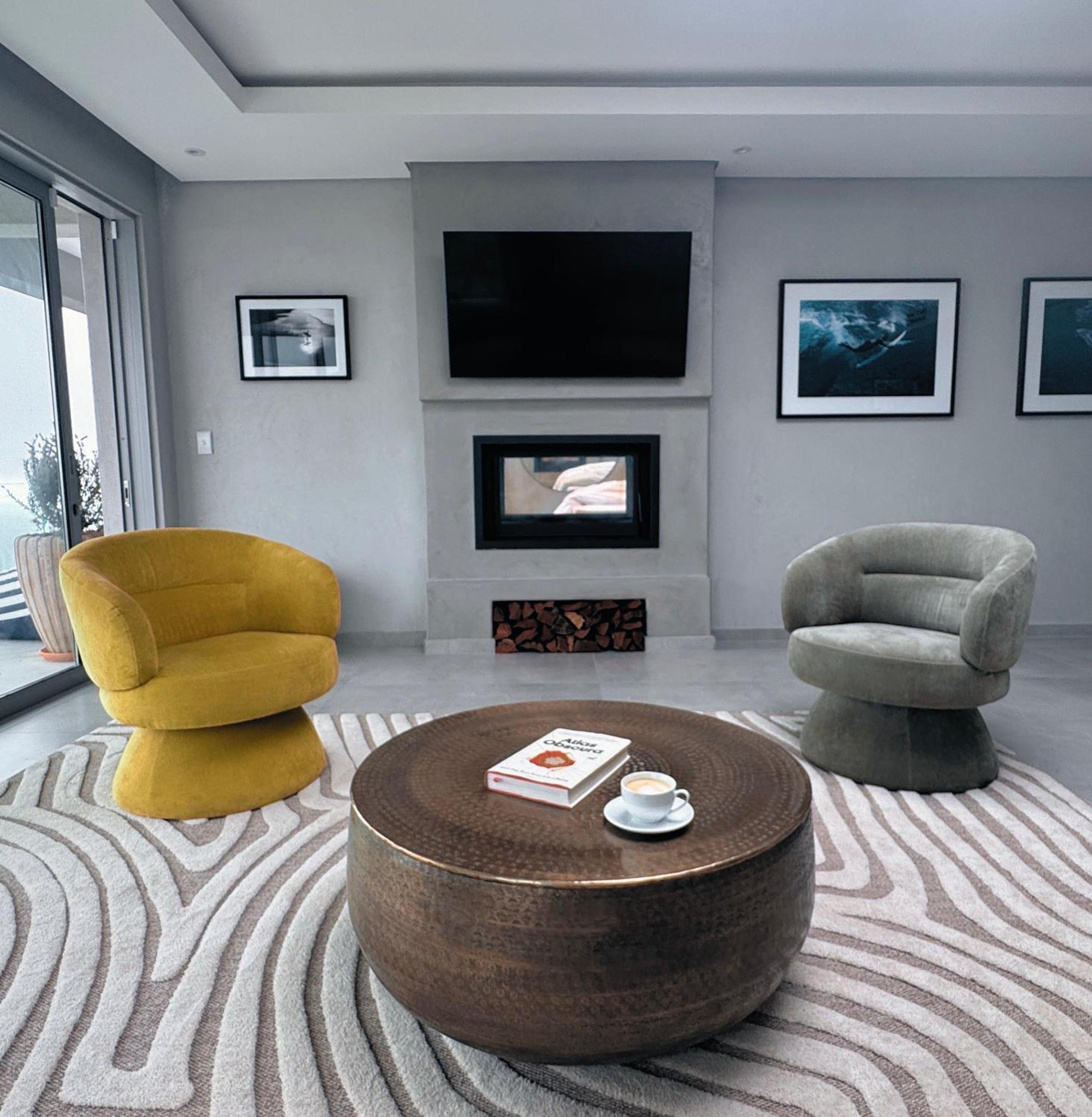 Luxury Surfer's Corner Suite with Ocean Views