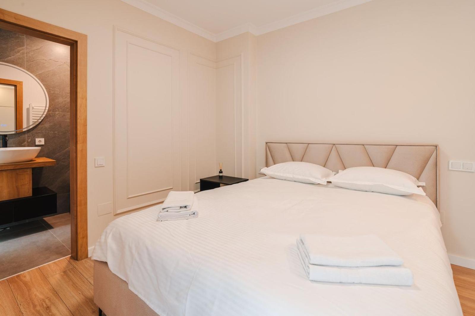Cometei Residence Apartments