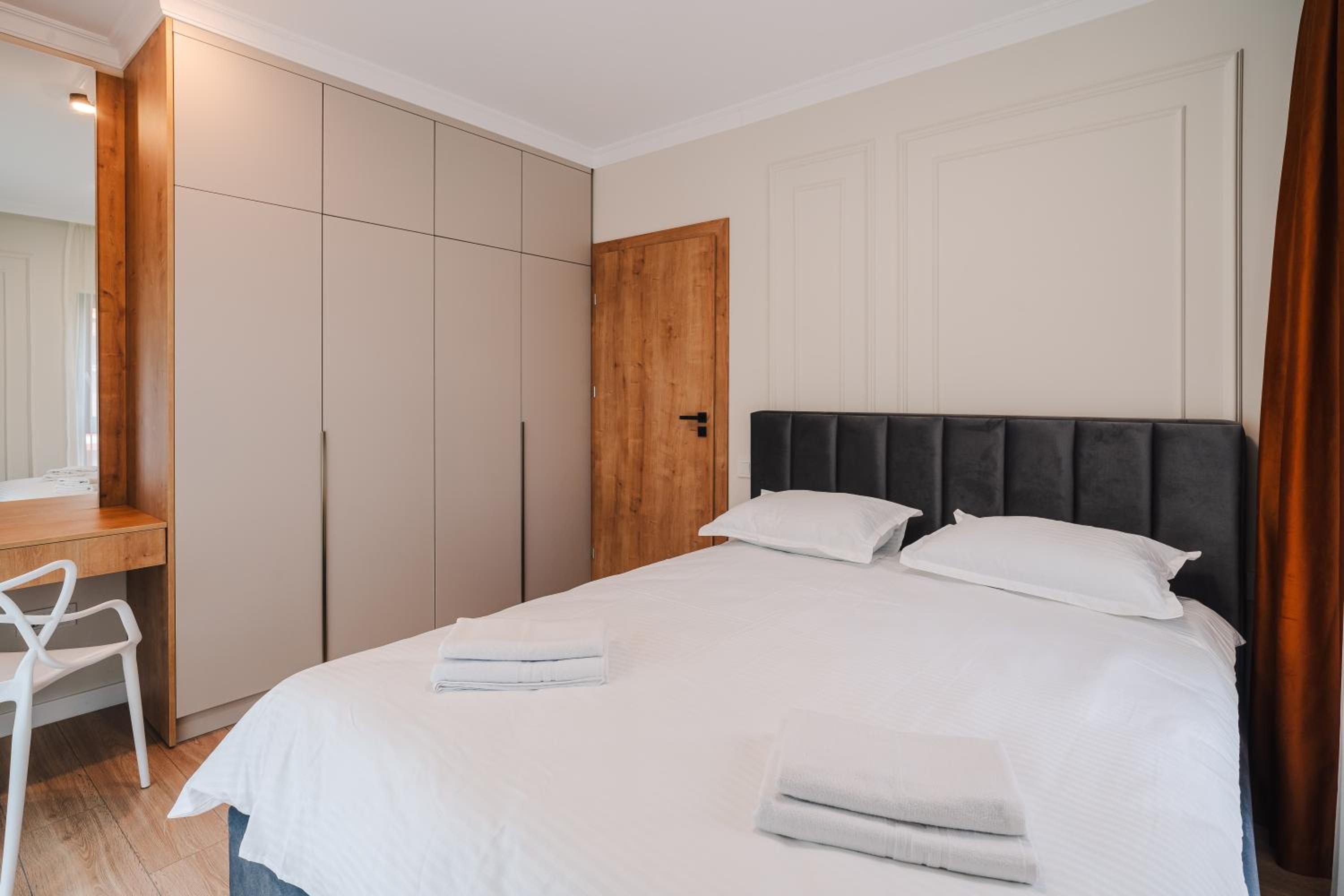 Cometei Residence Apartments