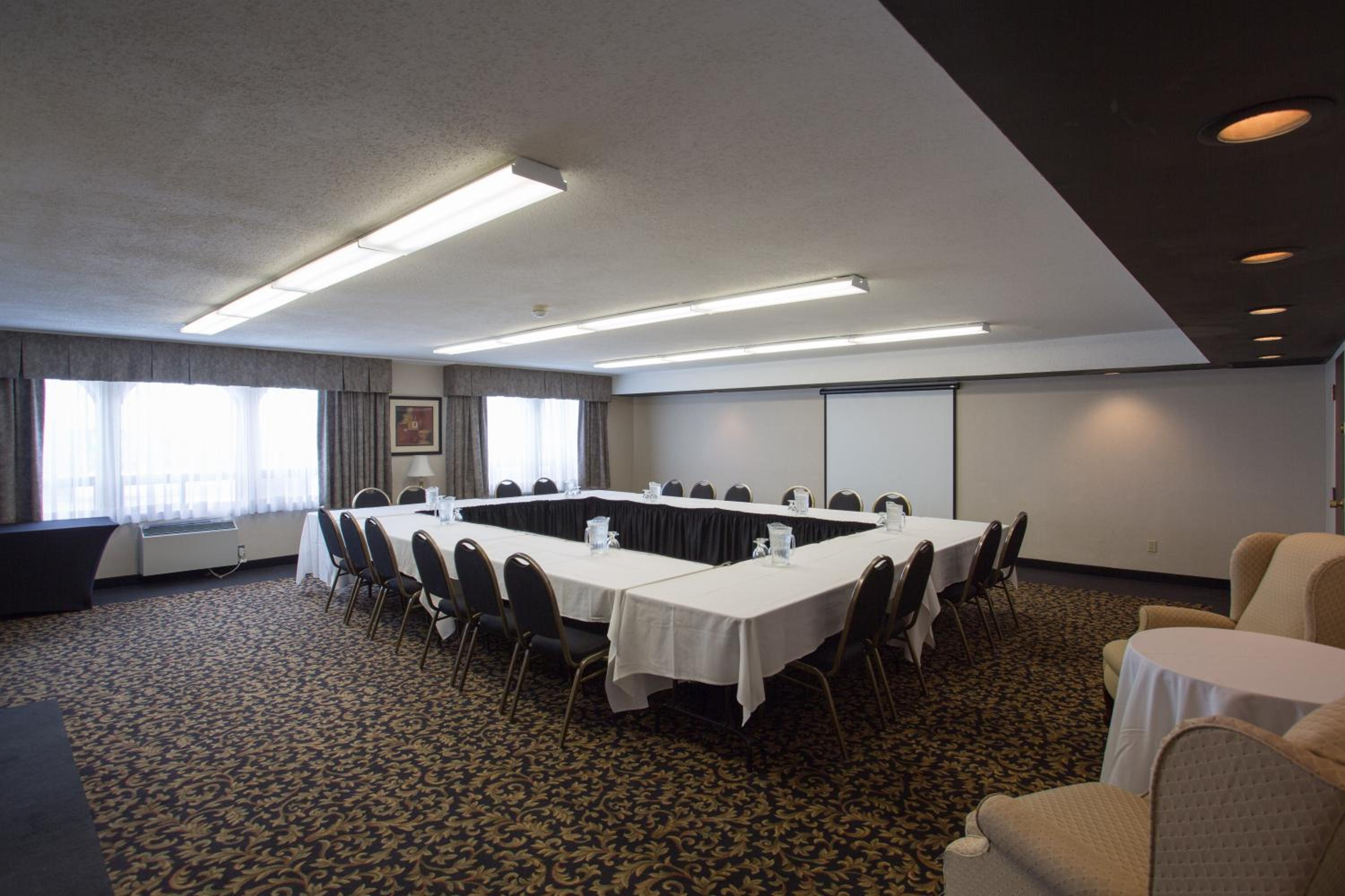 Fredericton Vacations - The Fredericton Inn - Property Image 6