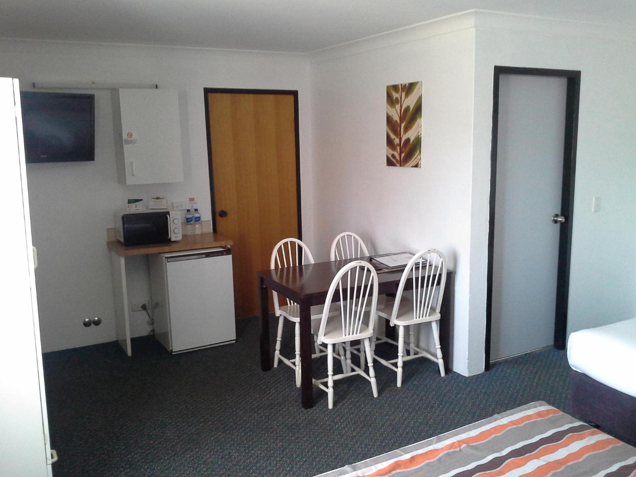 Hideaway Motor Inn