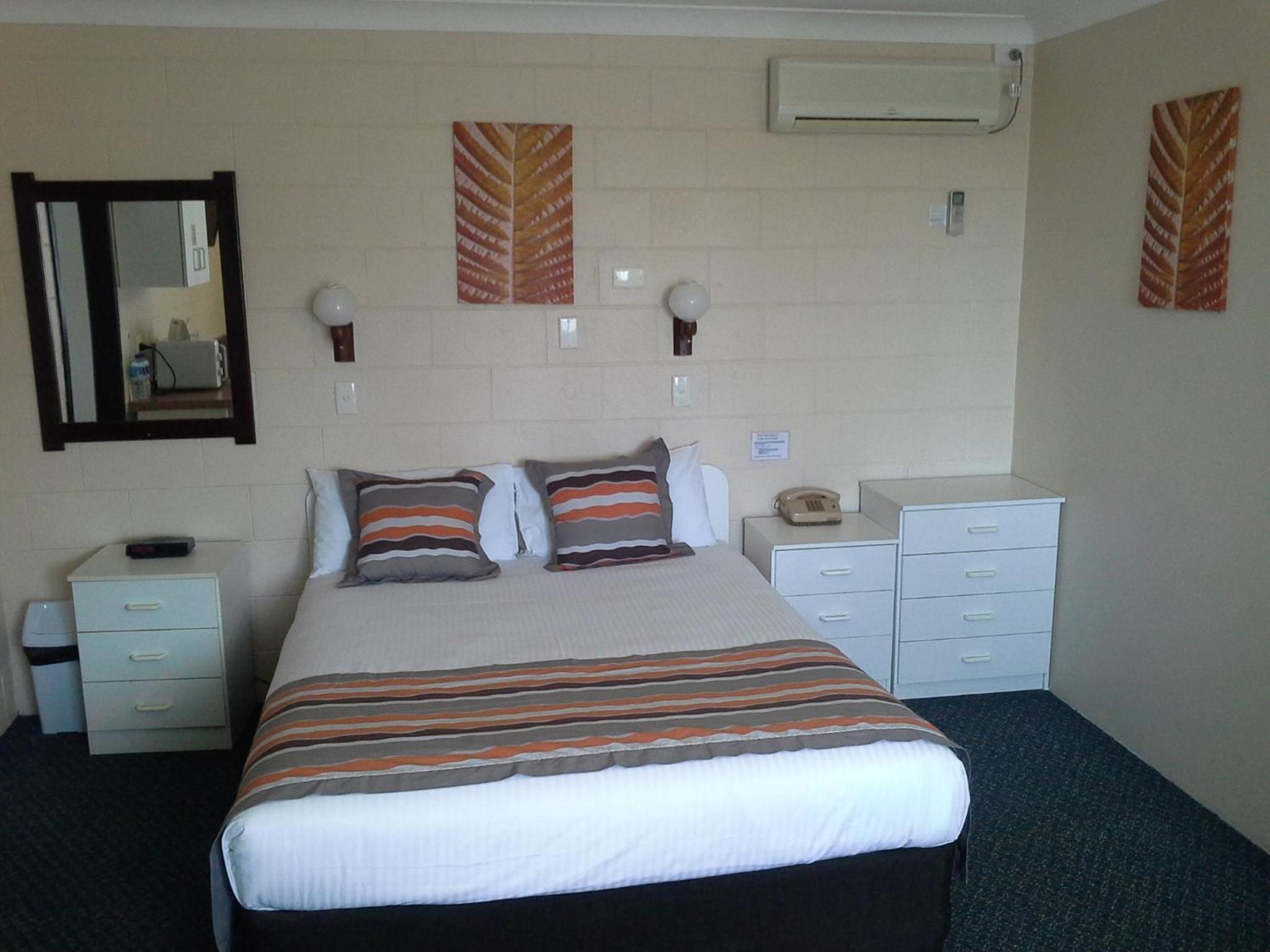 Hideaway Motor Inn