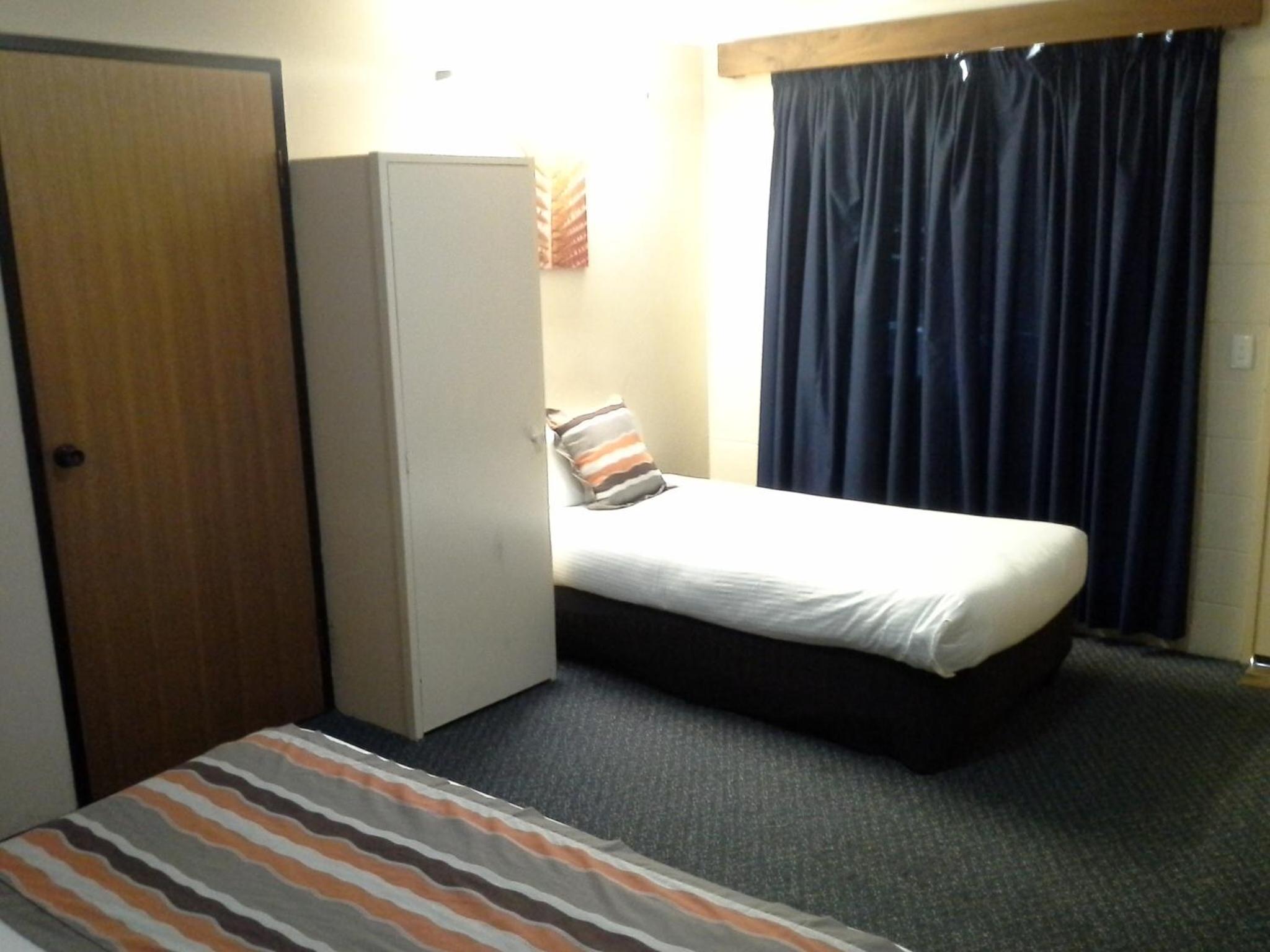 Hideaway Motor Inn