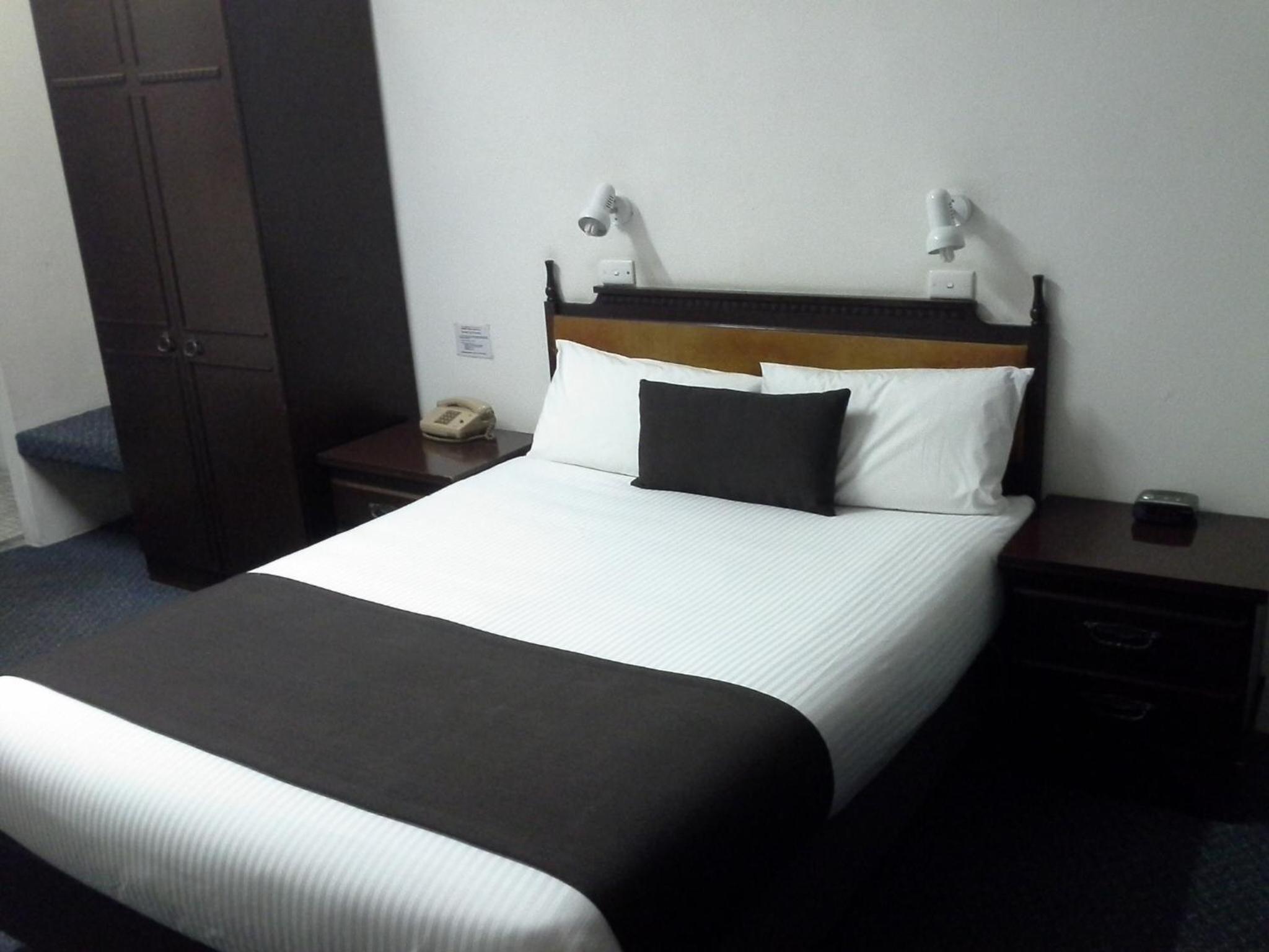 Hideaway Motor Inn