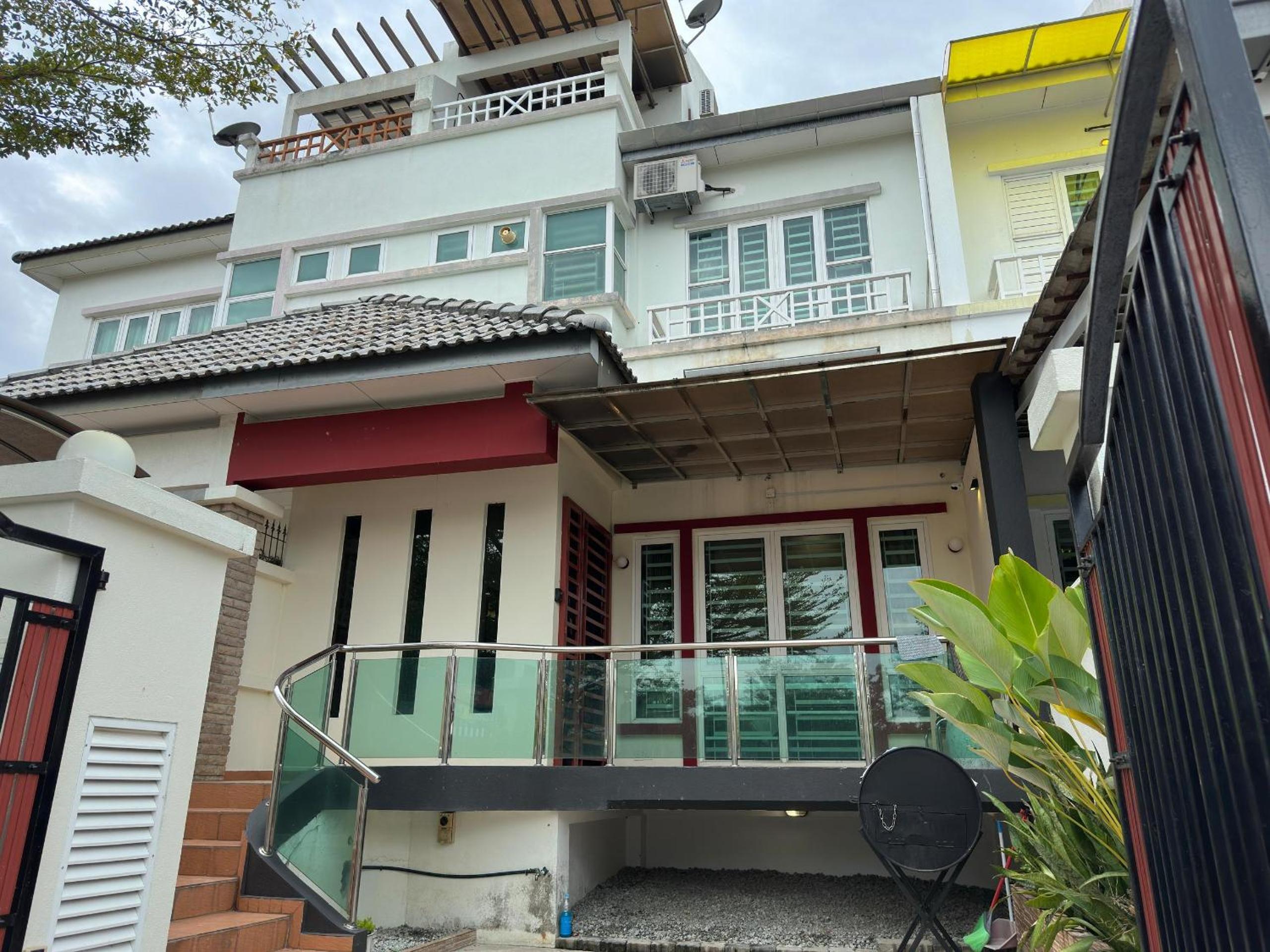 Cozy Homestay in Karpal Singh by 3C