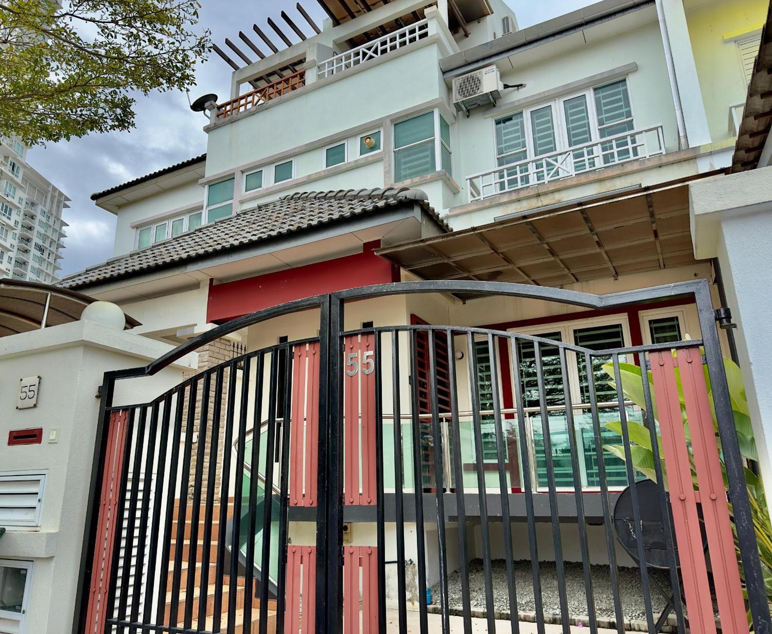 Cozy Homestay in Karpal Singh by 3C