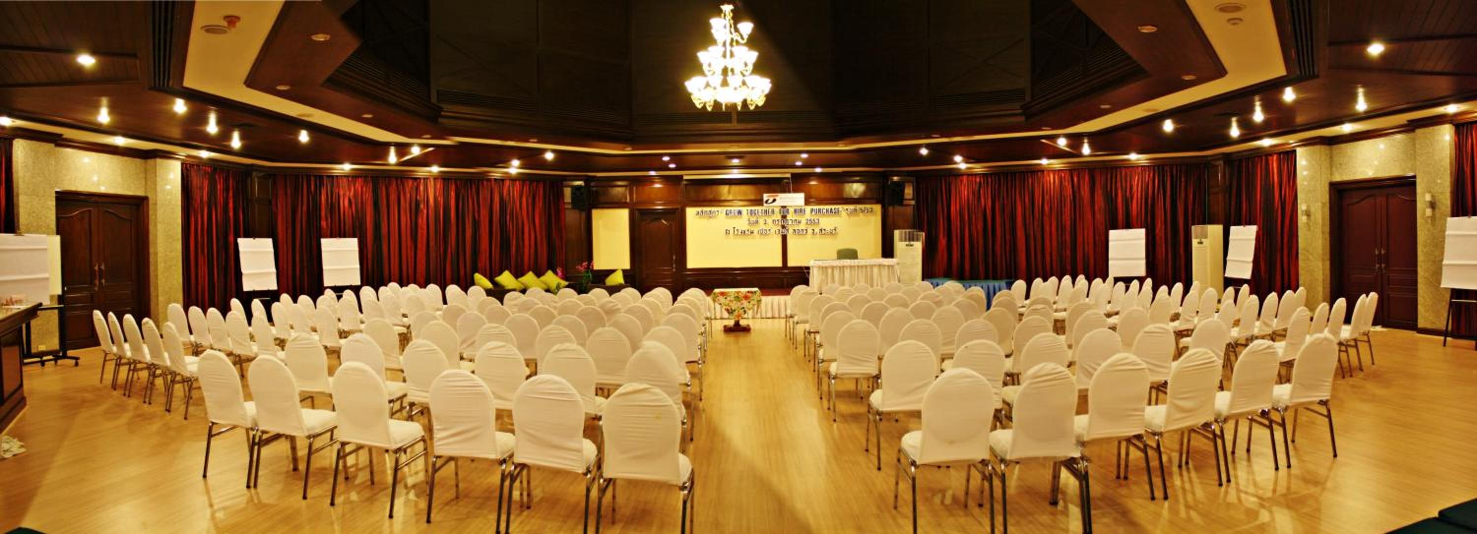 Sir James Resort