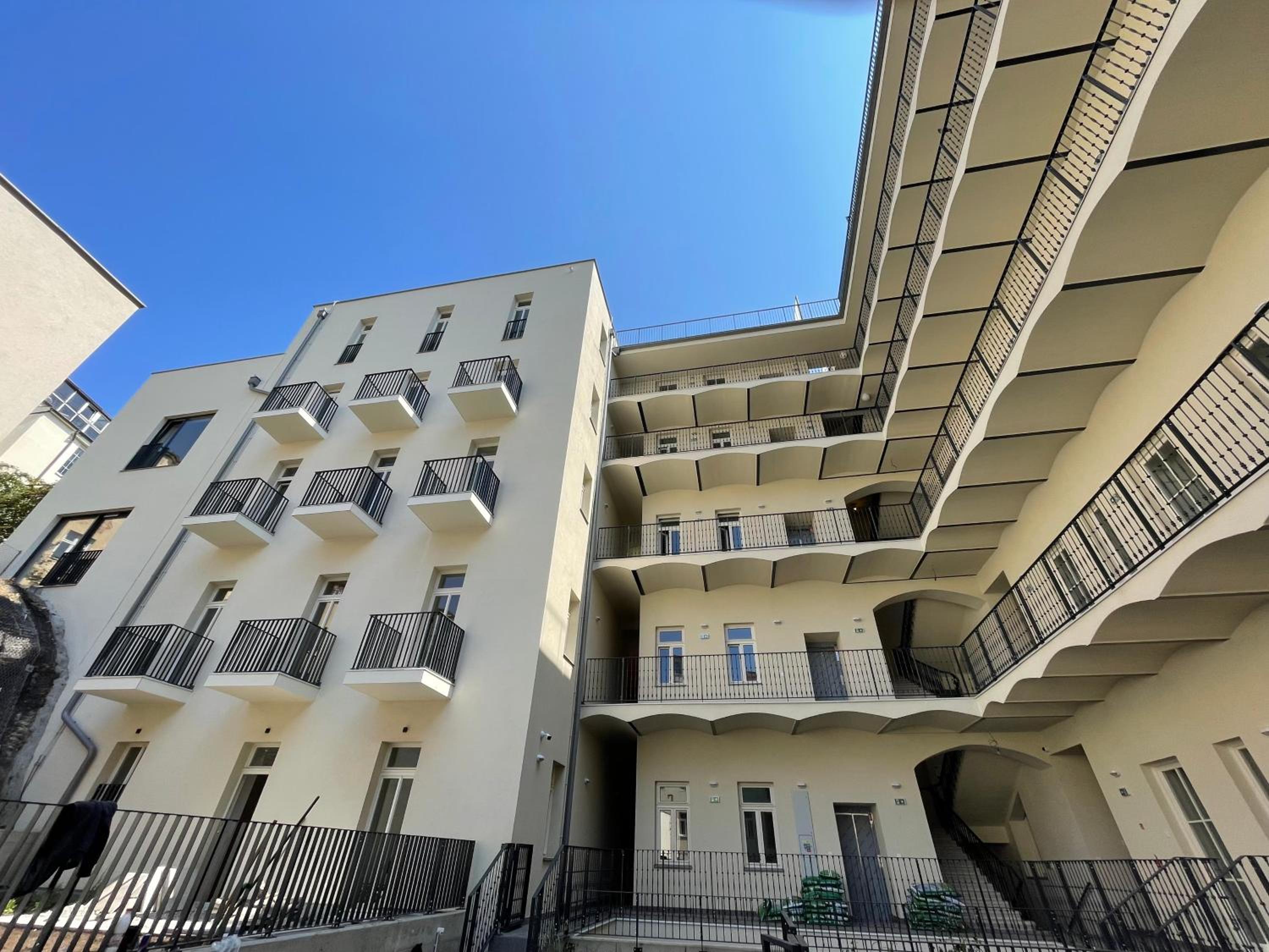 Visit Oomph Apartments