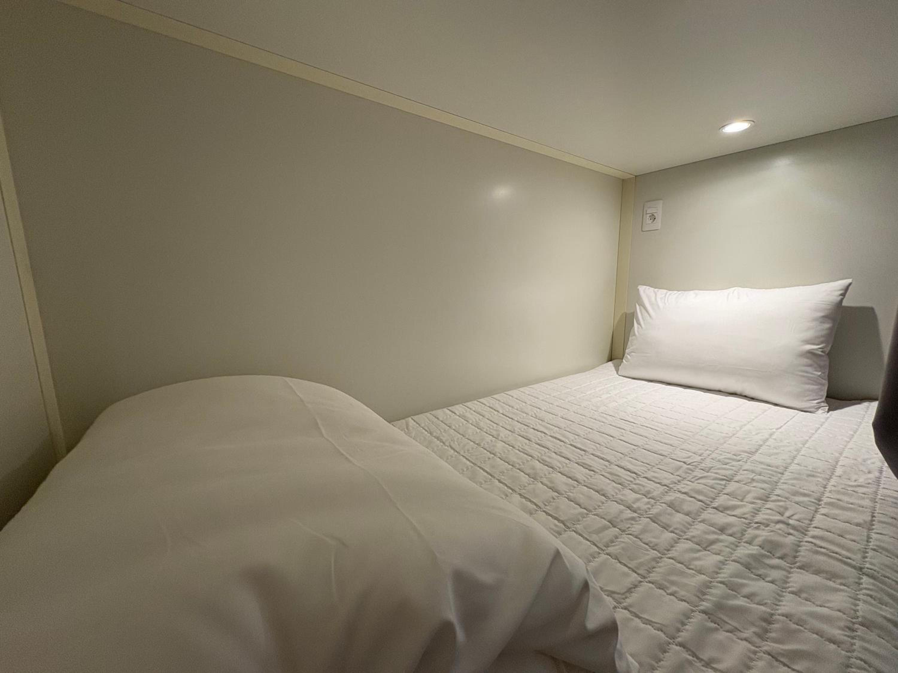 K wave Guesthouse Only Female in Hongdae 2