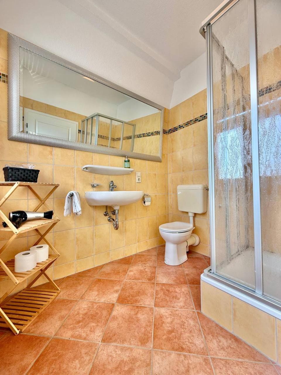 Helles Ferienhaus super zentral mit gratis Stellplätzen N162