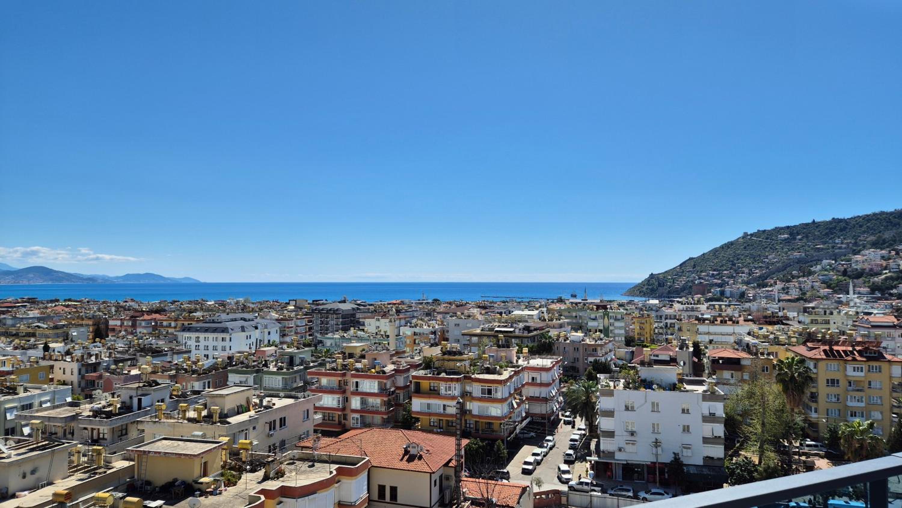 Luxury apartment with panoramic sea view emerald