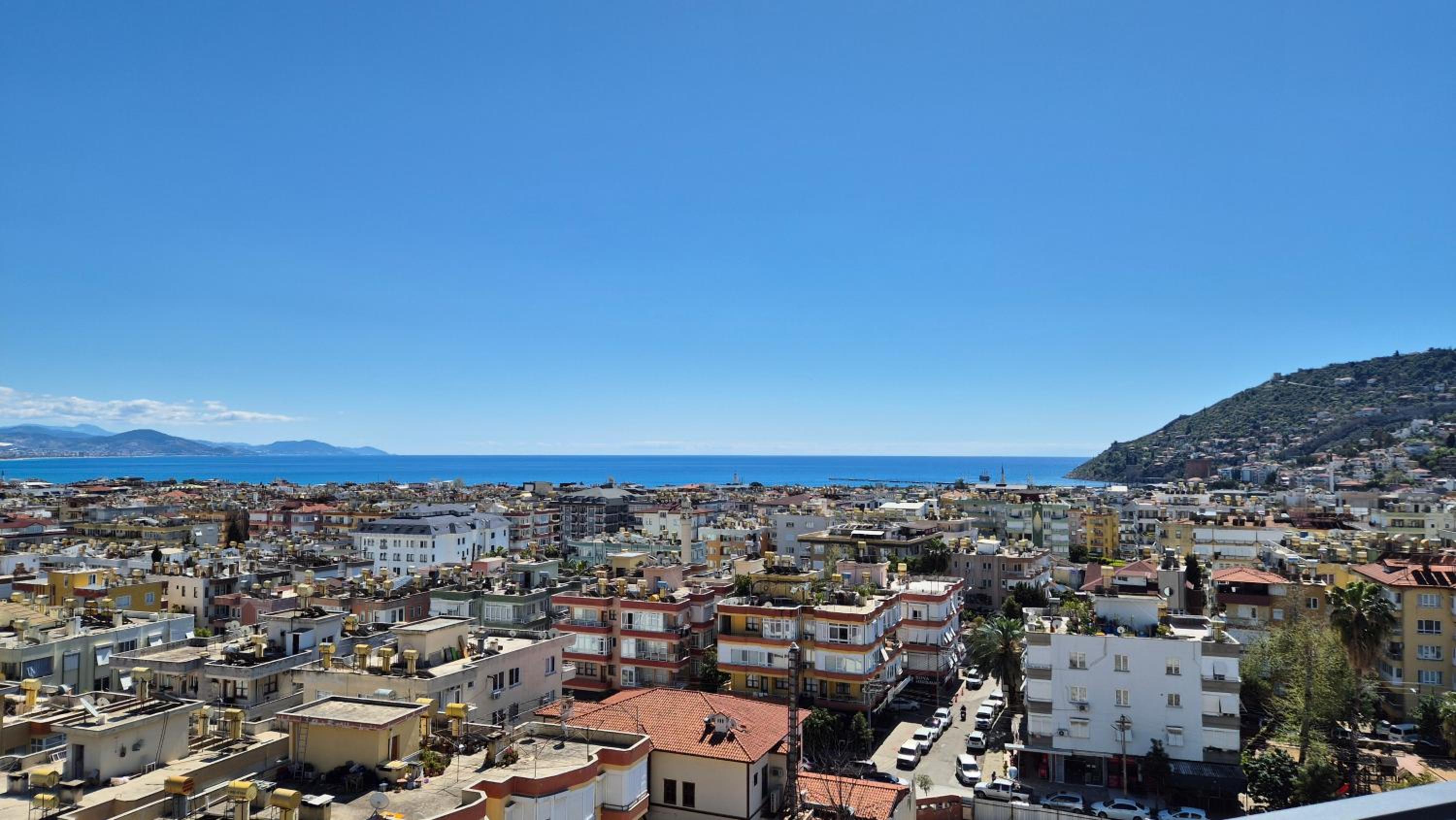 Luxury apartment with panoramic sea view emerald