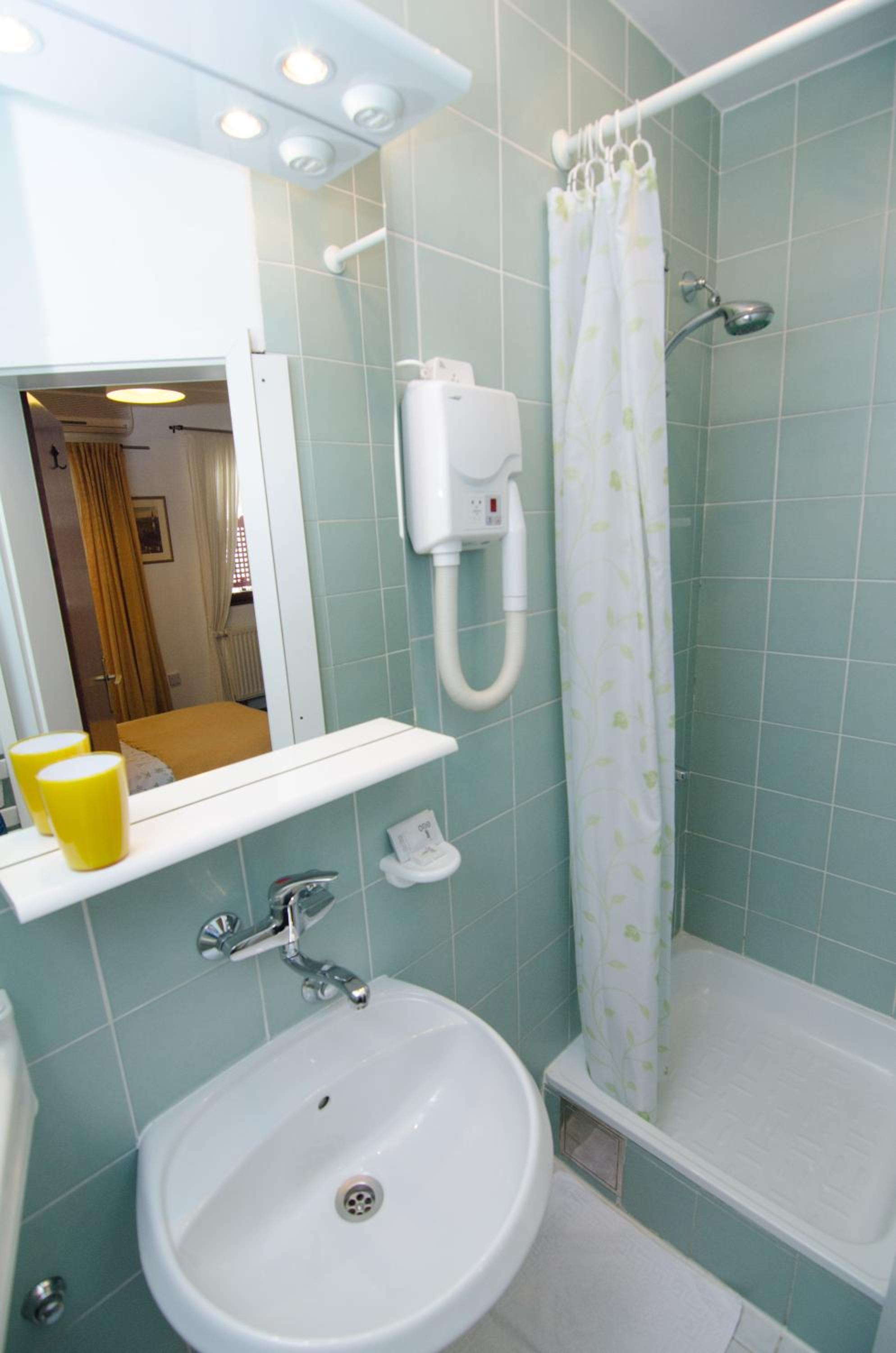 Halvat Guesthouse